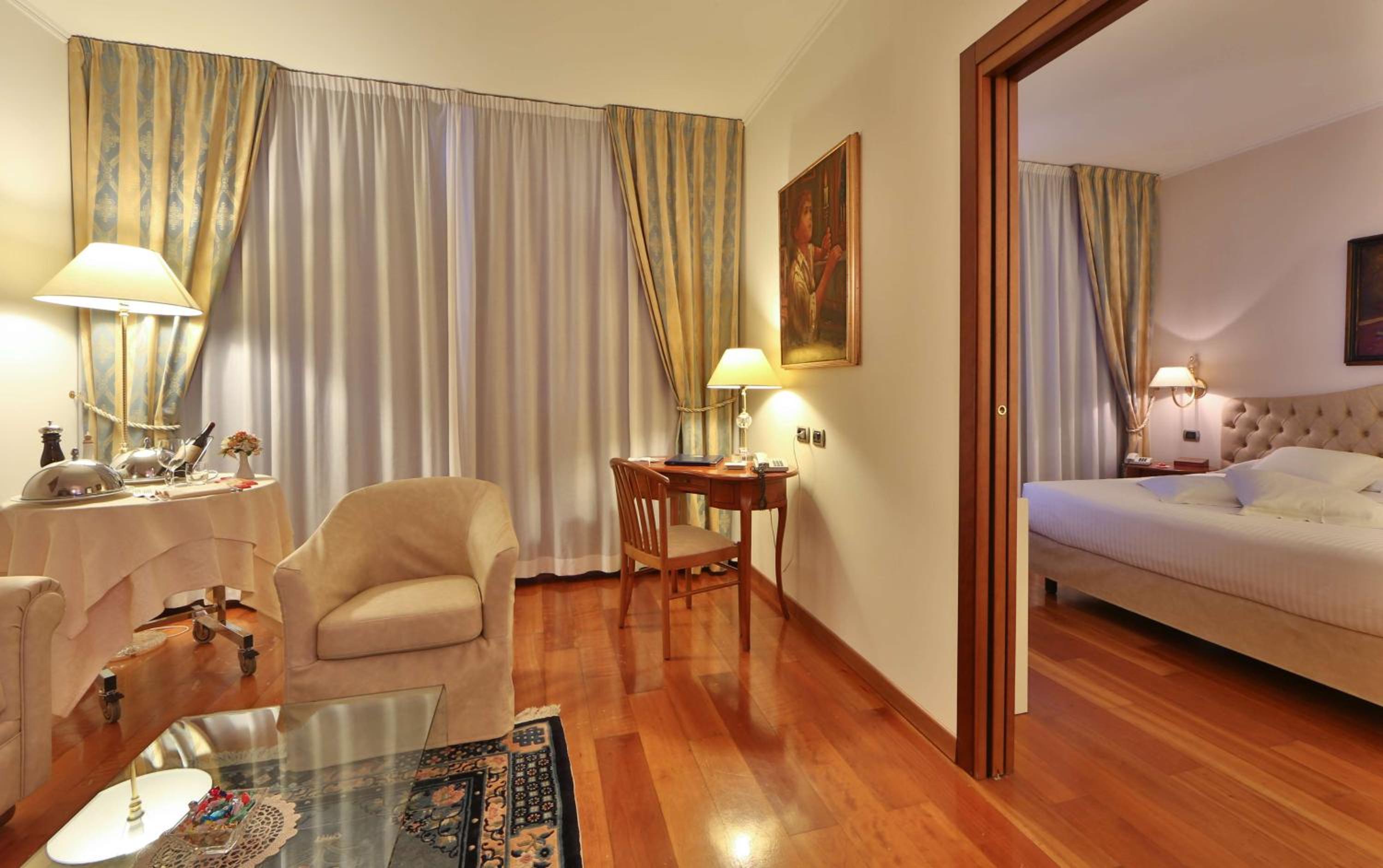Suite - Photo 3