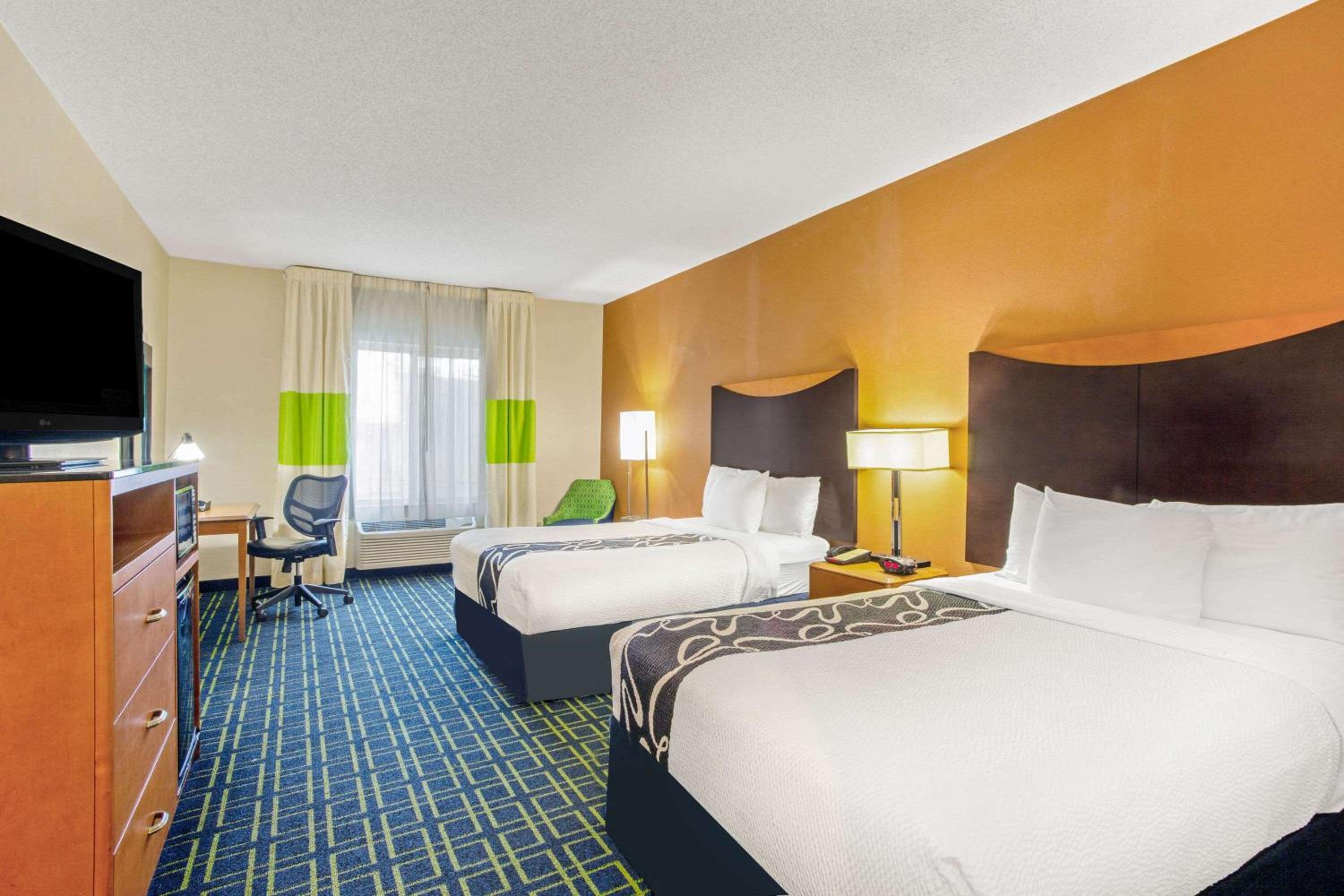 Double Room with Two Double Beds photo 3