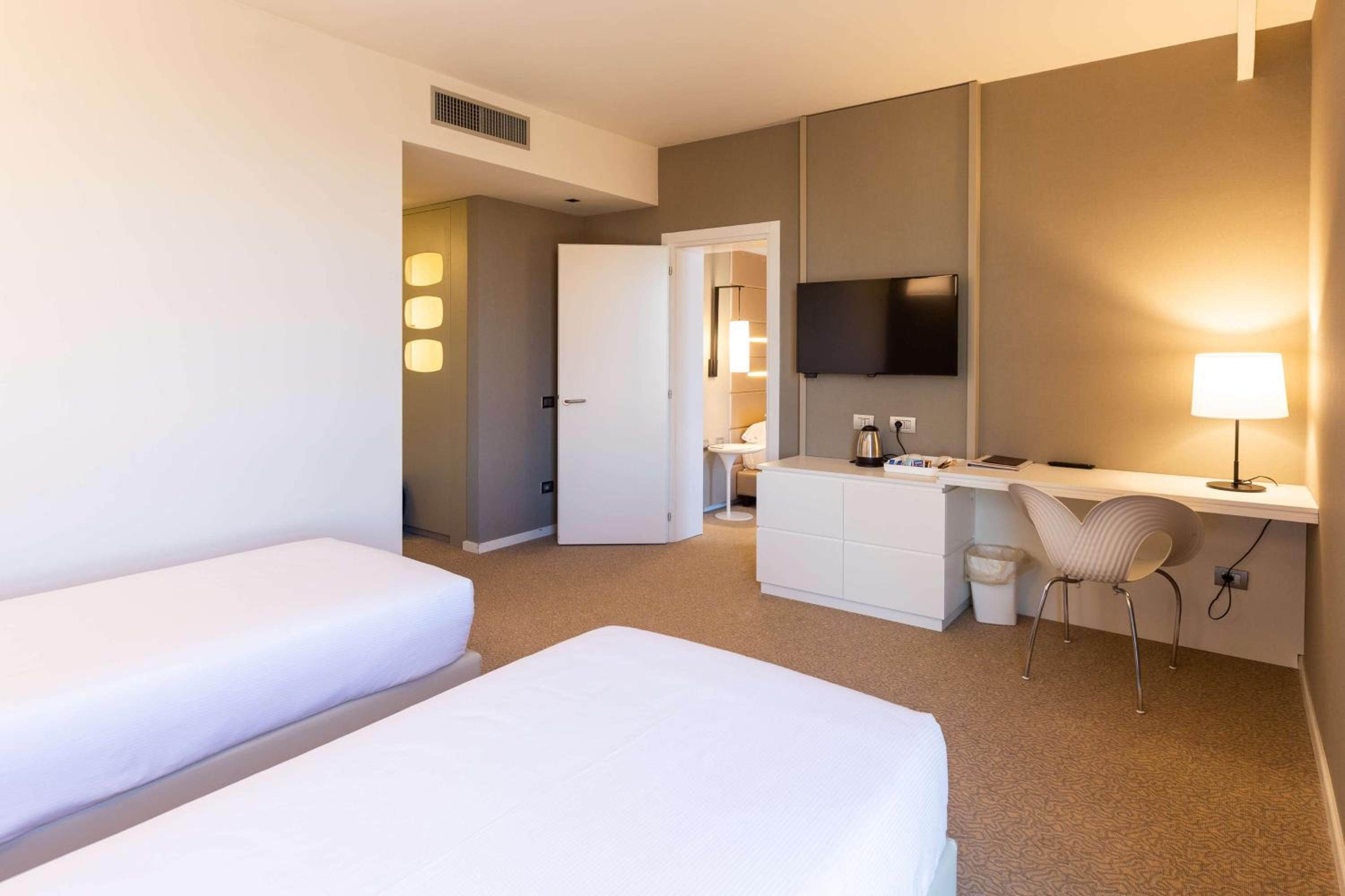Standard Quadruple Room - Photo 5
