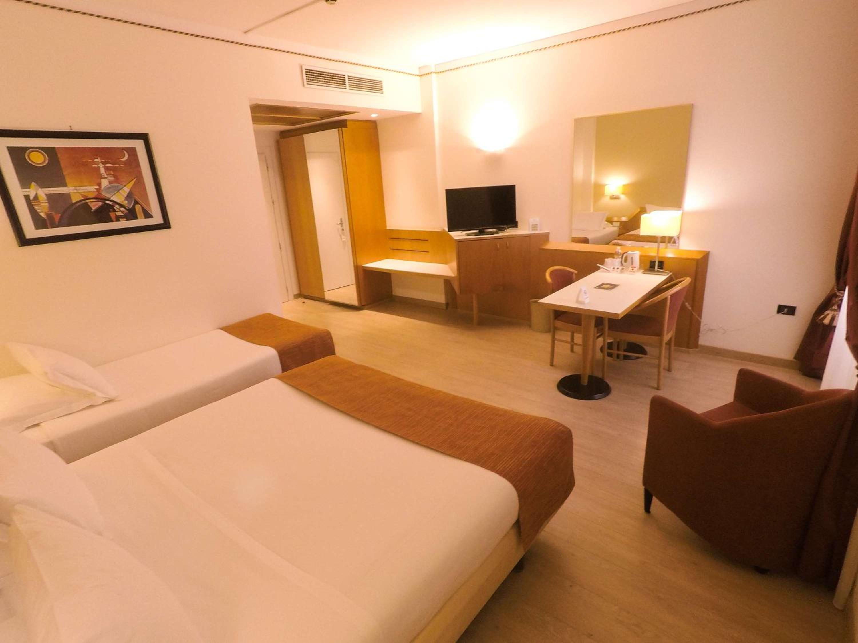 Triple Room - Photo 11