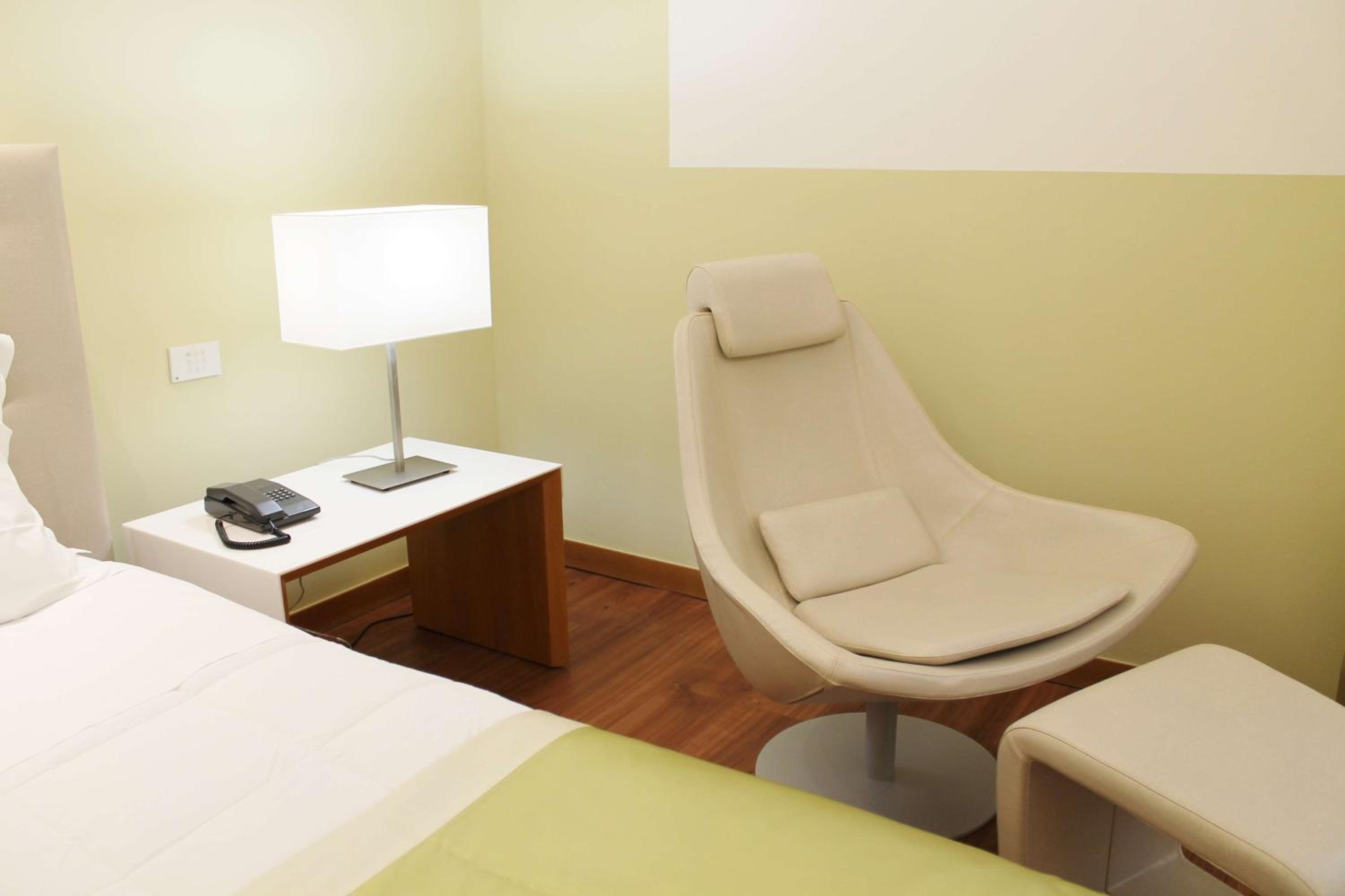 Comfort Queen Room - Photo 7