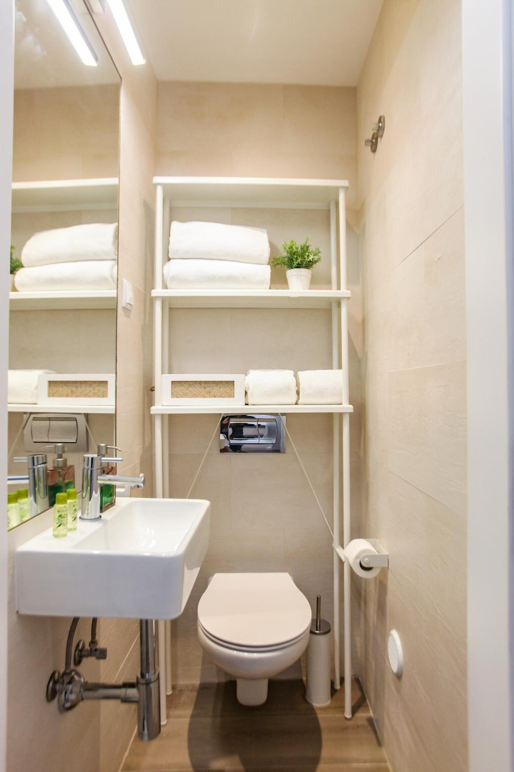 Two-Bedroom Apartment - Photo 2