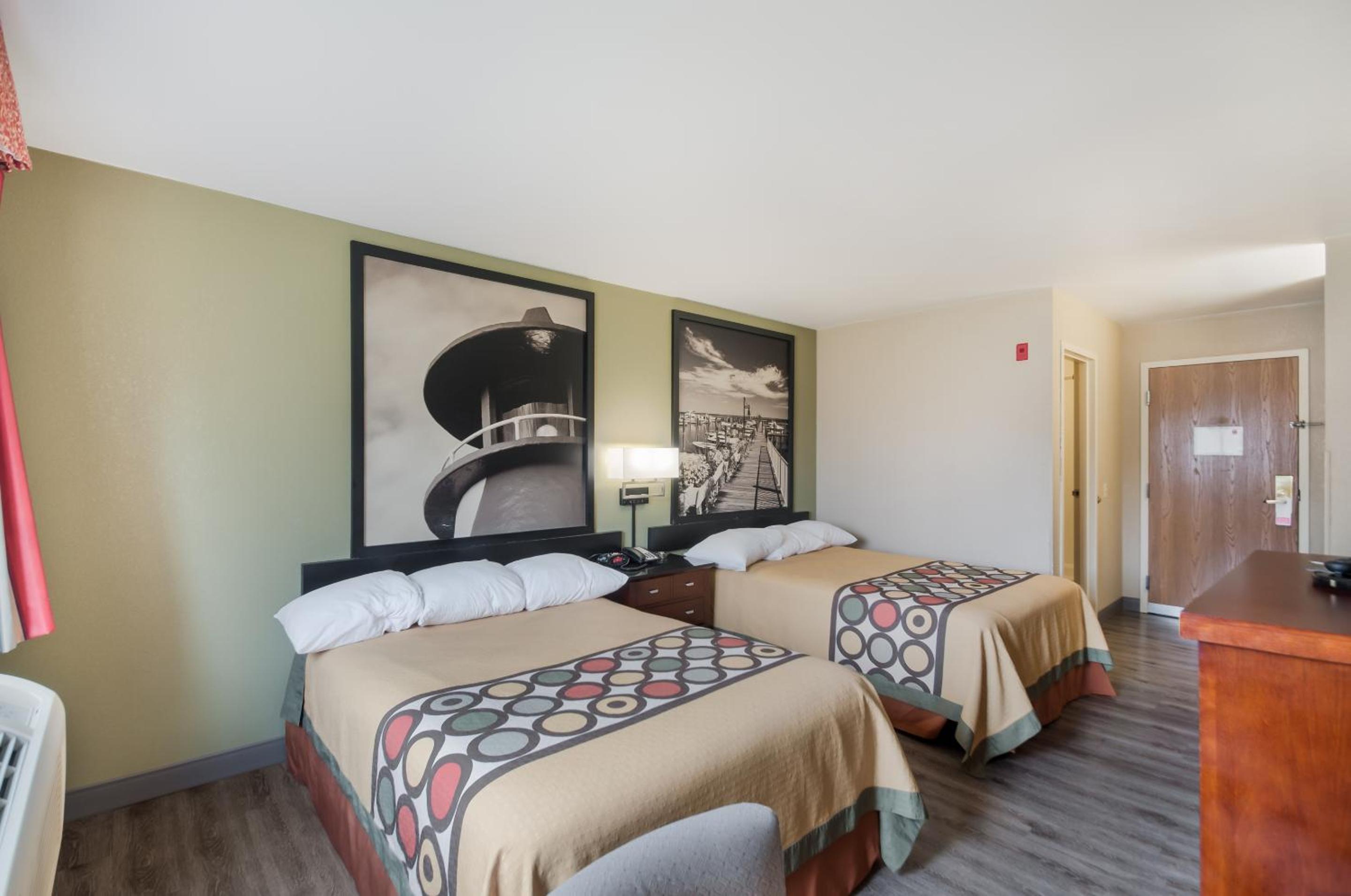 Double Room - Photo 6