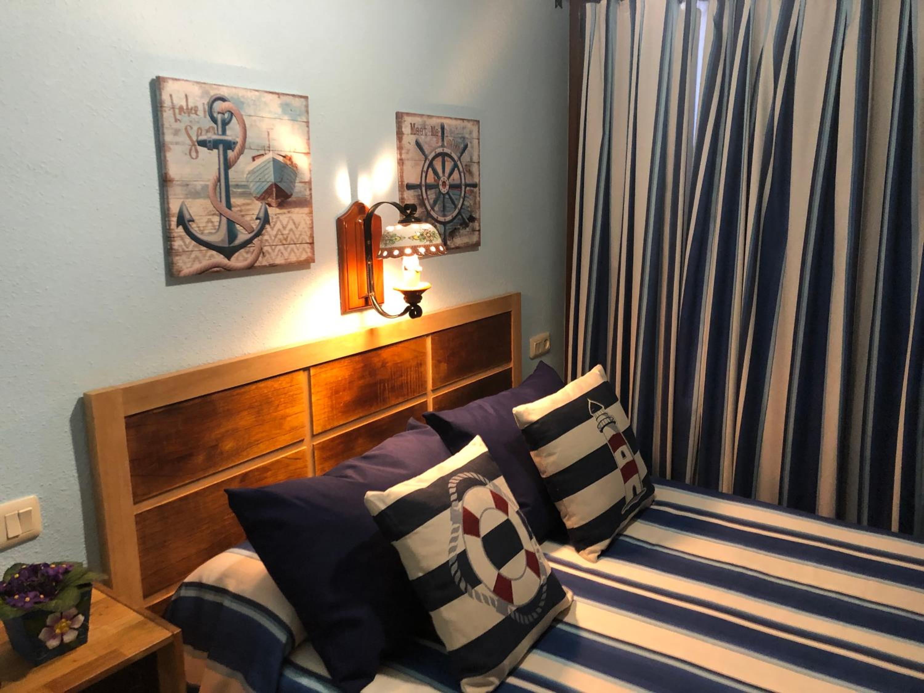 Habitación Sencilla con Balcón