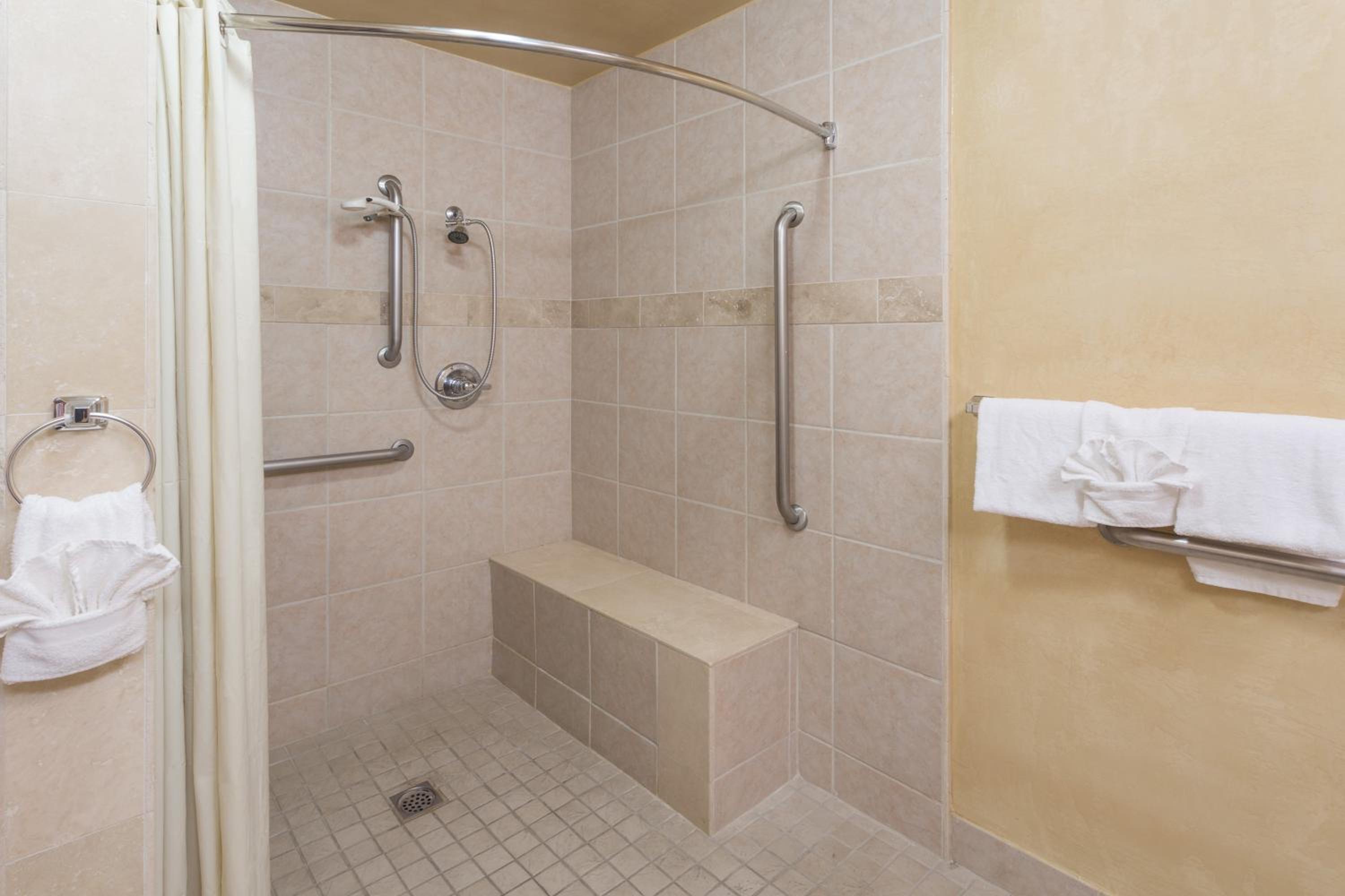 King Room - Disability Access - Photo 3