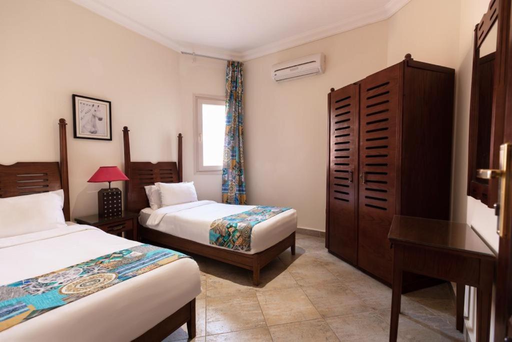 Lake Suite - Photo 9