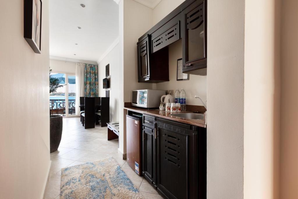 Lake Suite - Photo 10