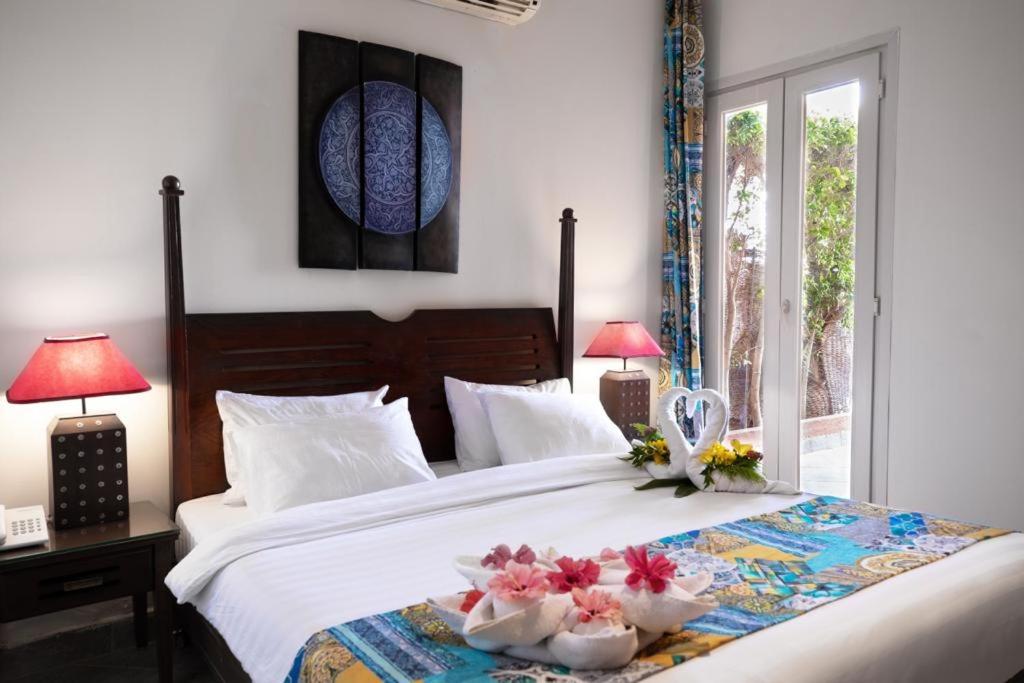 Lake Suite - Photo 11