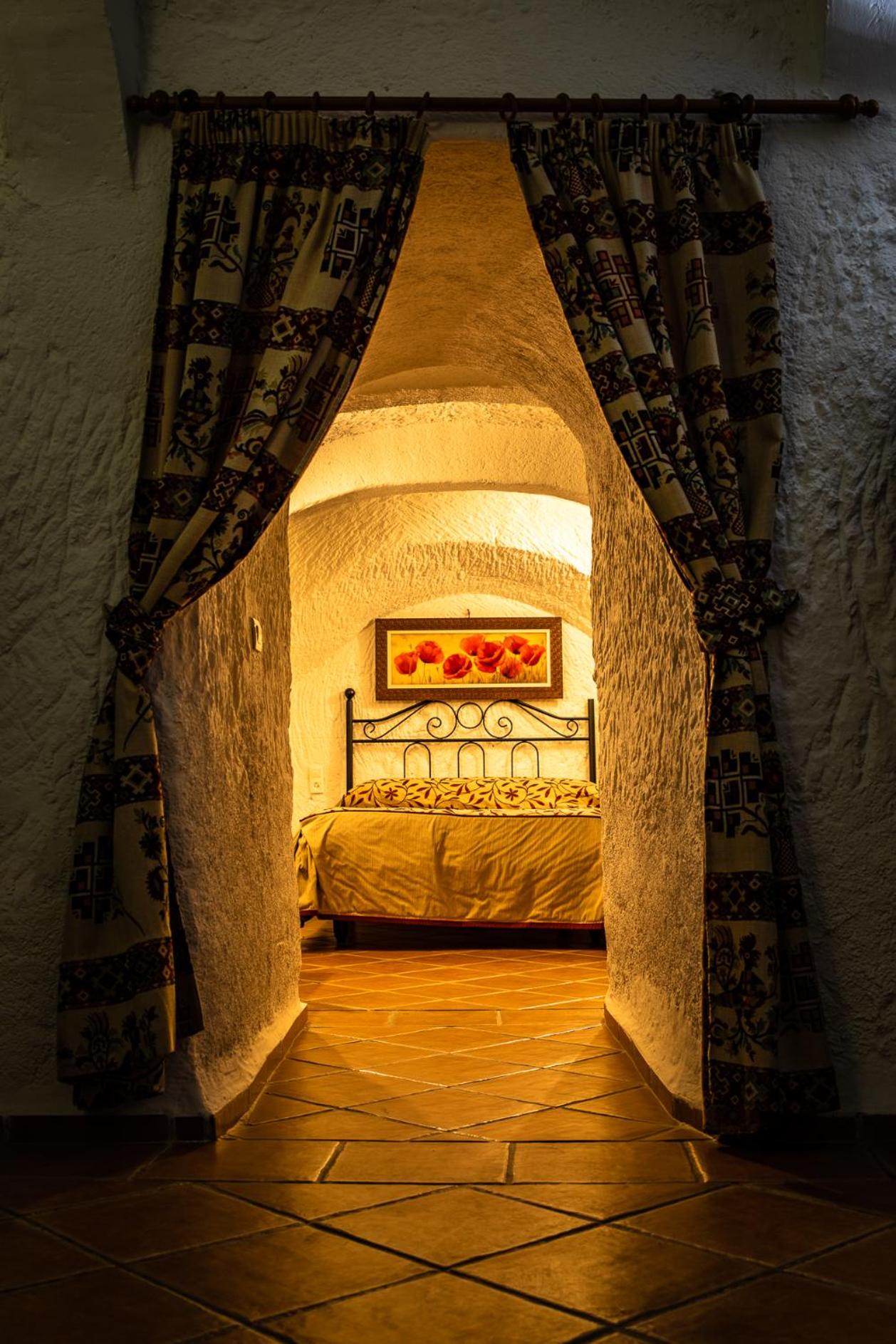 Cave (2 Adults) - Photo 1