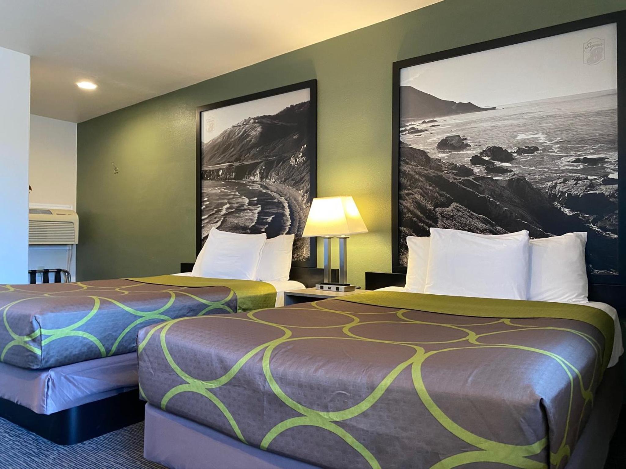 Double Room with Two Double Beds - Non-Smoking - Photo 2