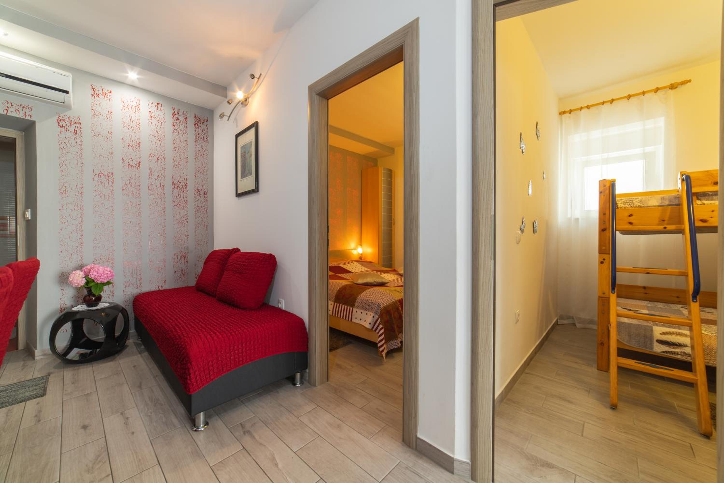Two-Bedroom Apartment - Photo 5