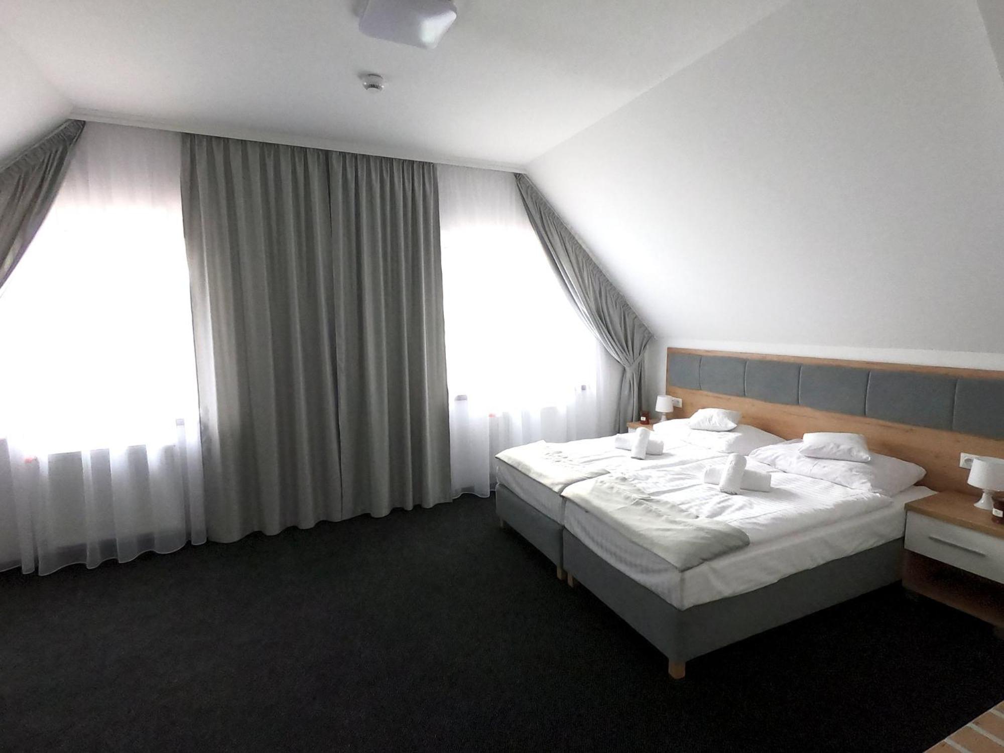 Deluxe Triple Room - Photo 1