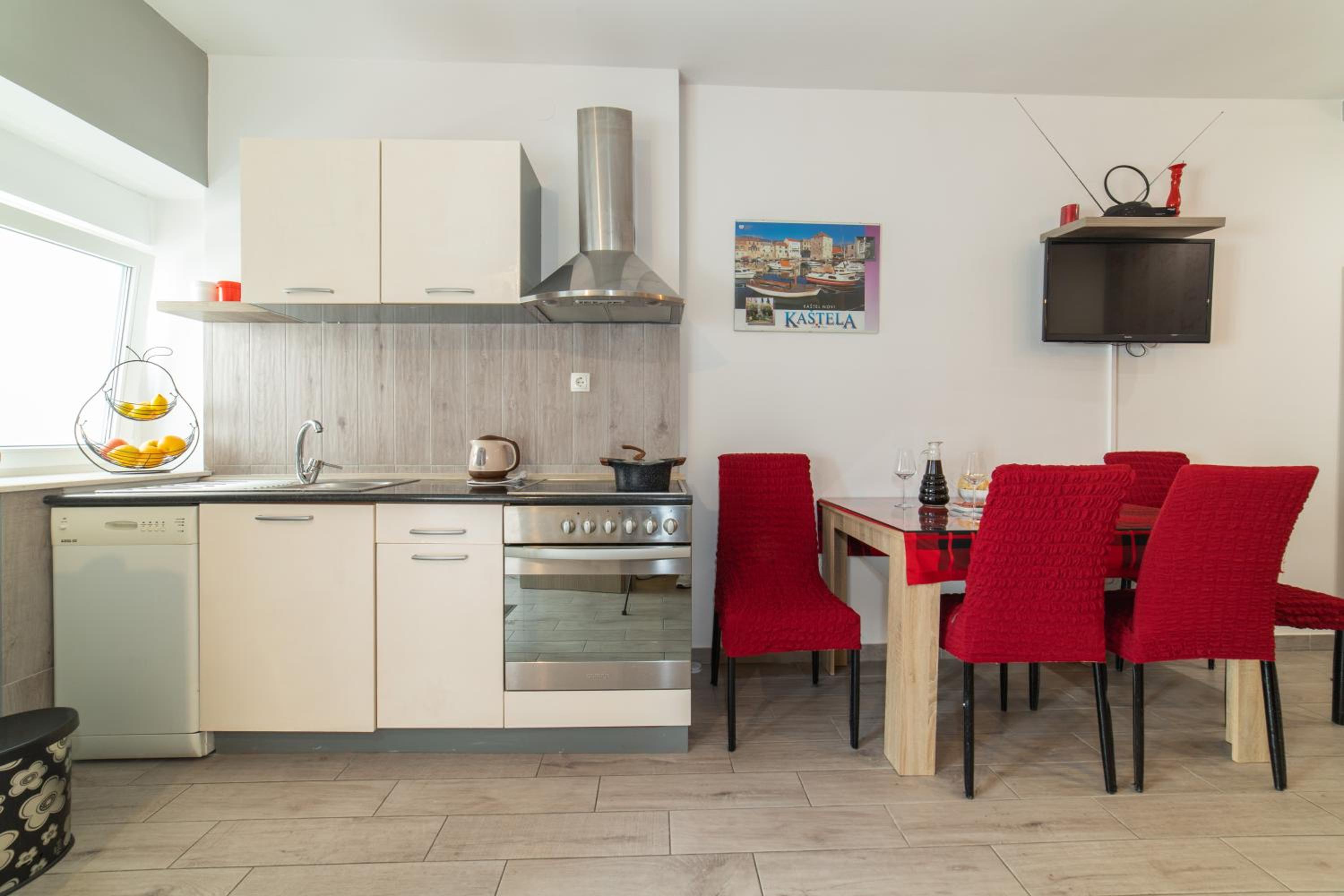 Two-Bedroom Apartment - Photo 9