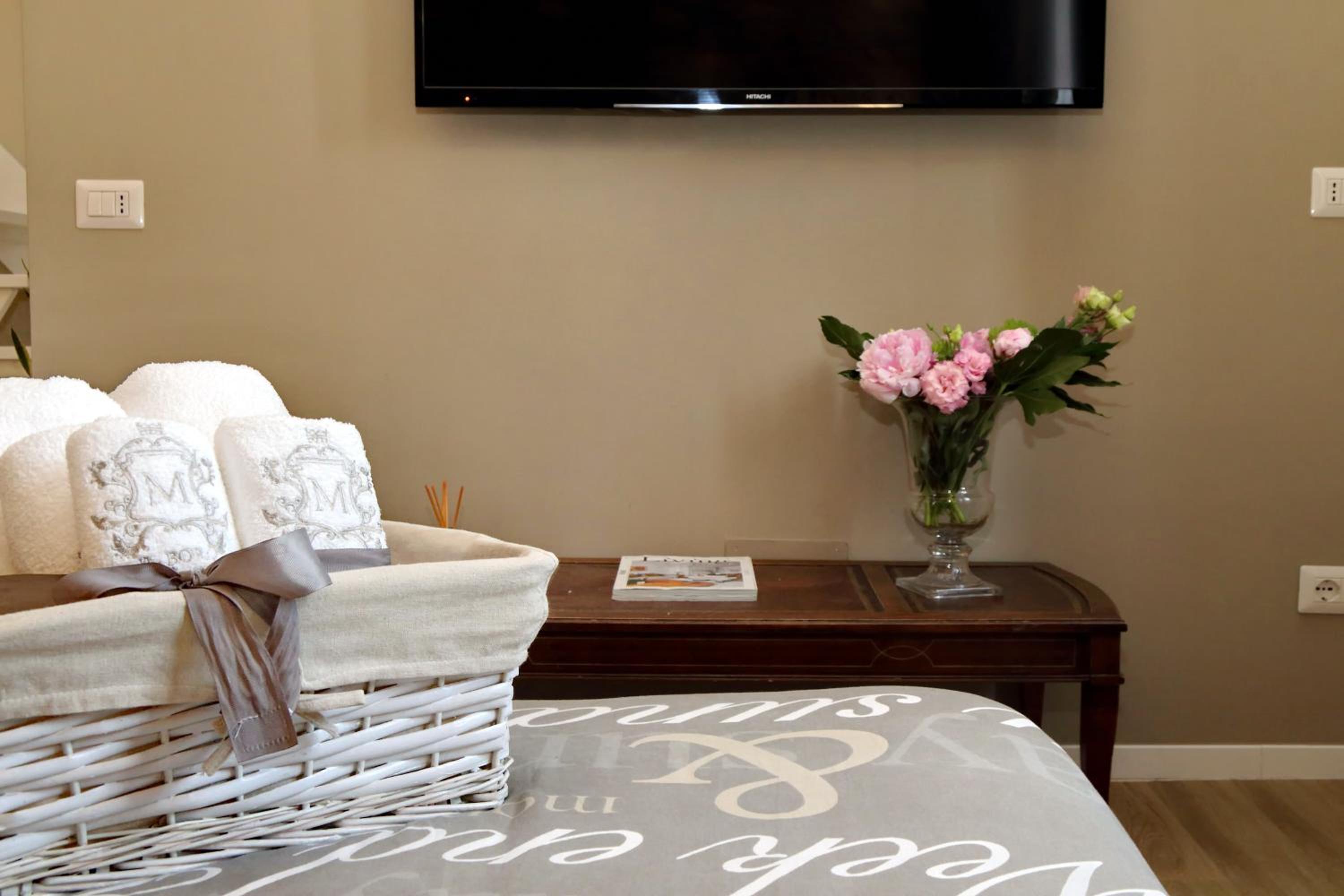 Deluxe Junior Suite - Photo 47