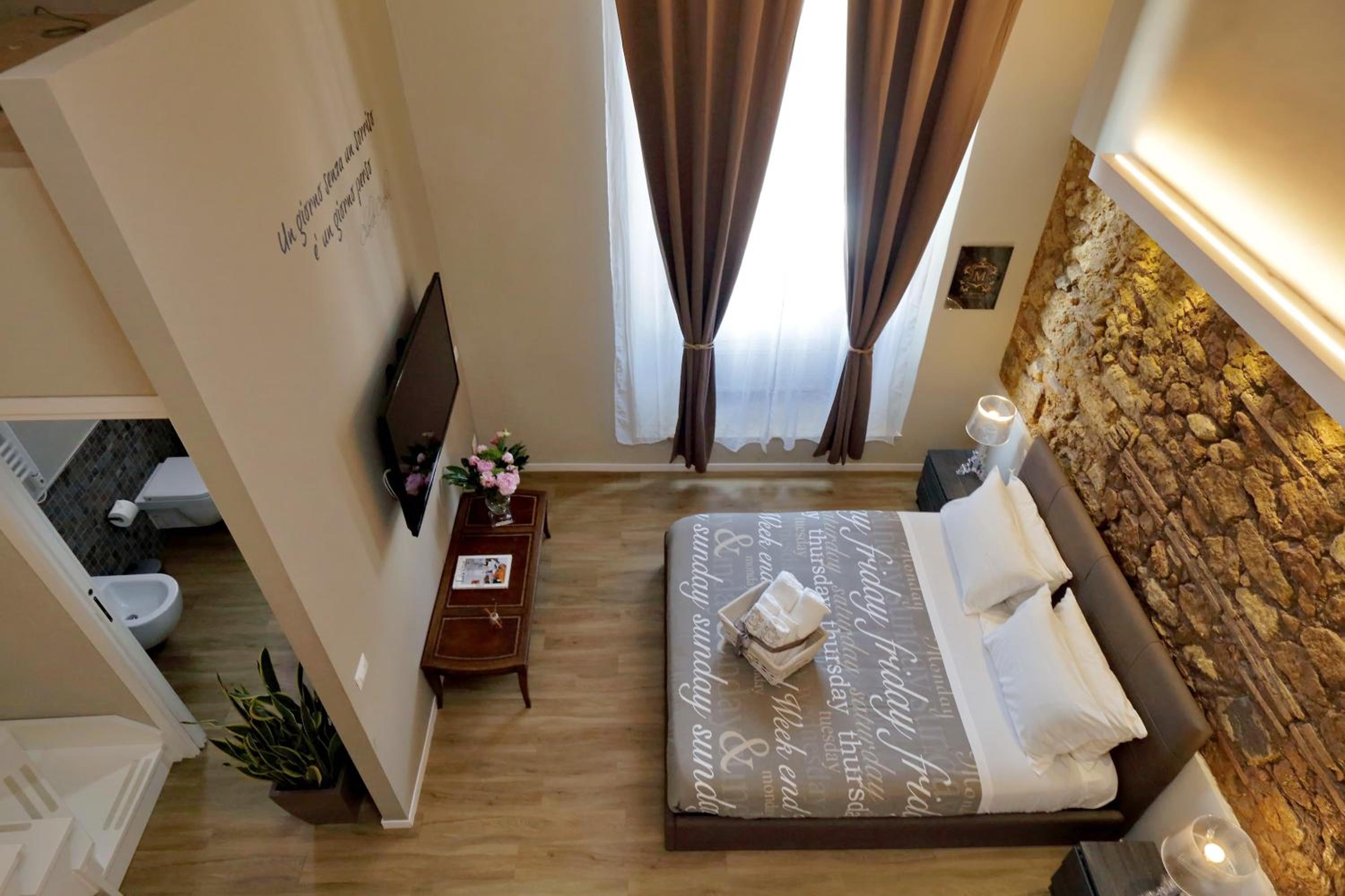 Deluxe Junior Suite - Photo 4