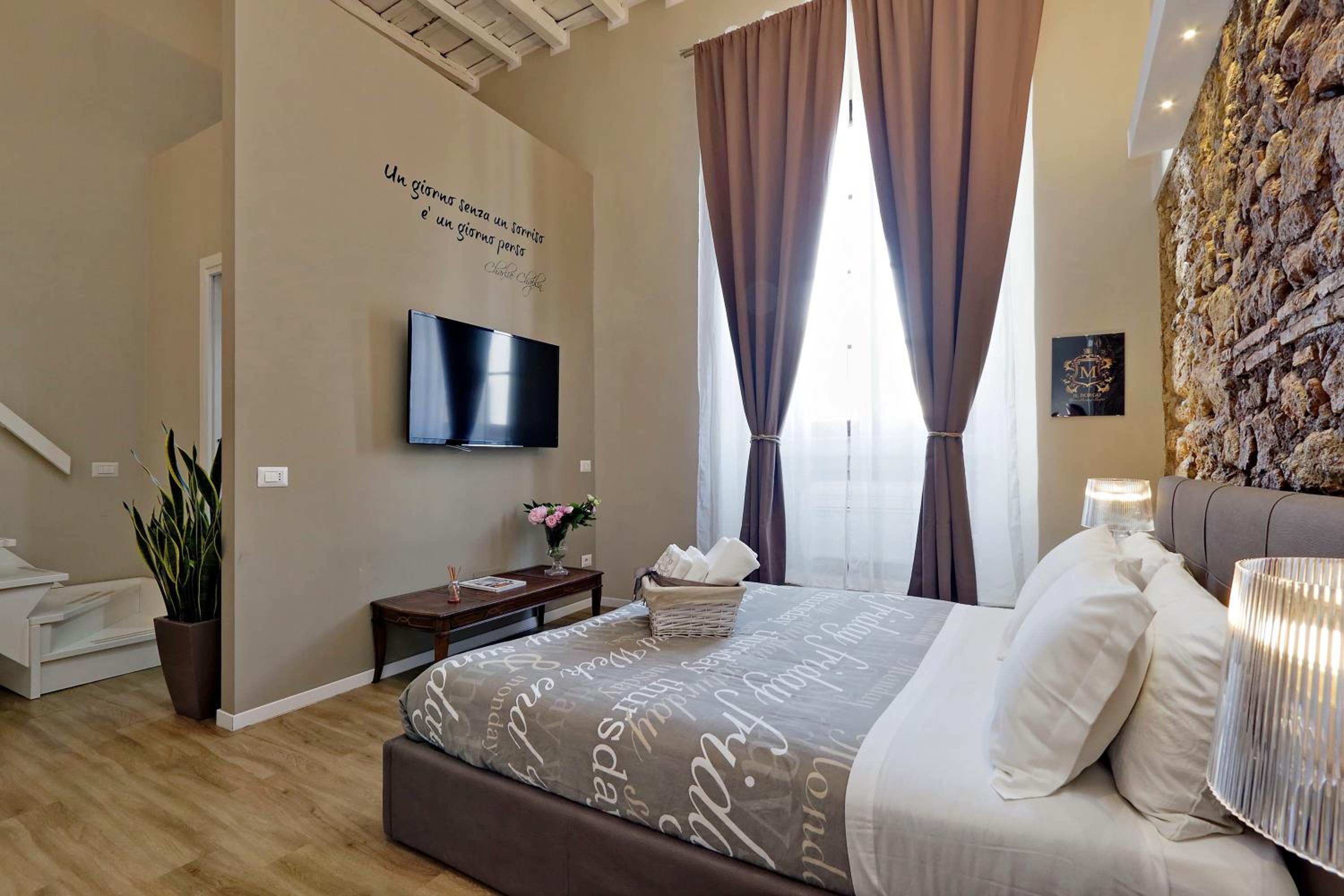Deluxe Junior Suite - Photo 56