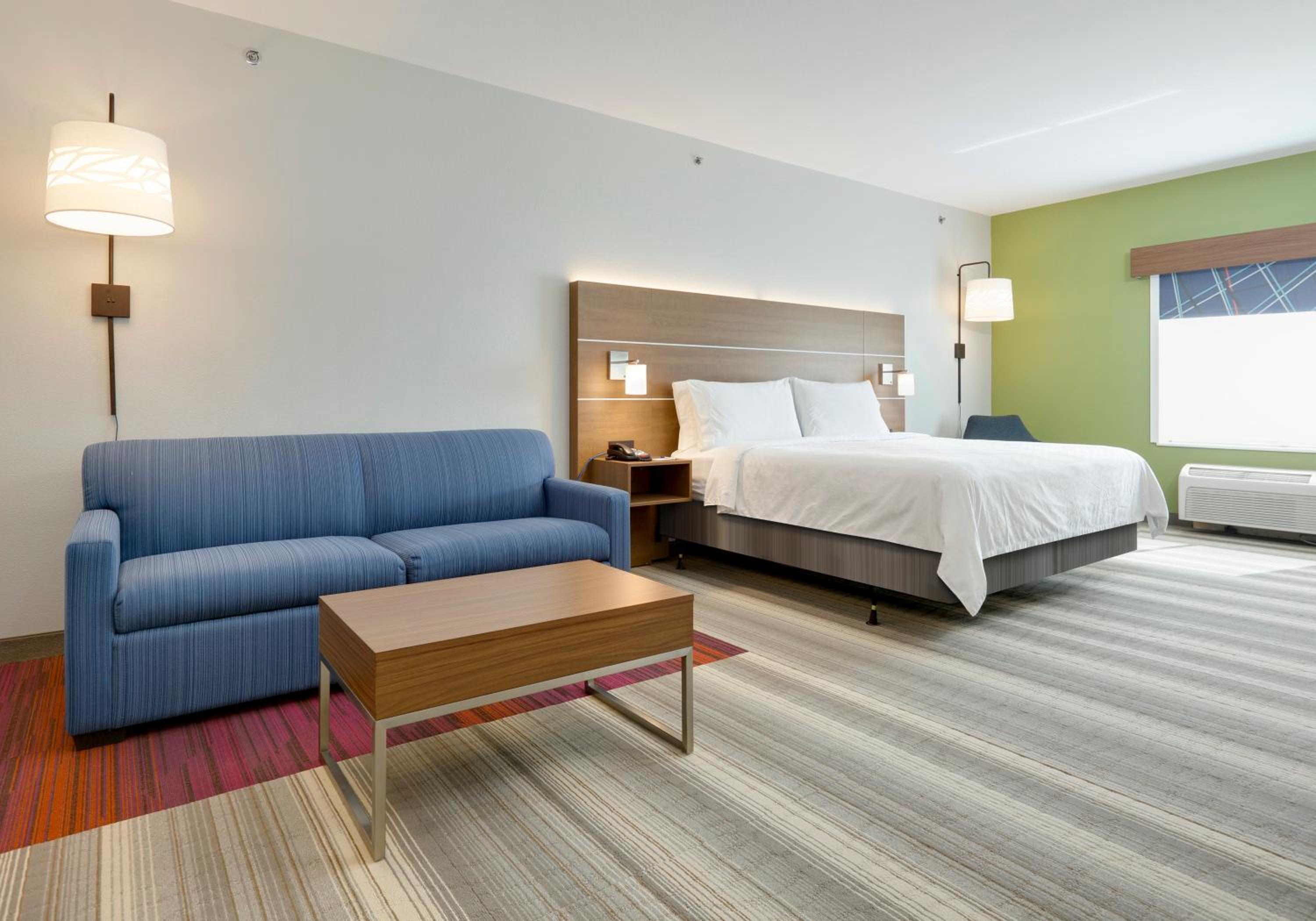 King Suite with Sofa Bed - Hearing Accessible - Photo 1