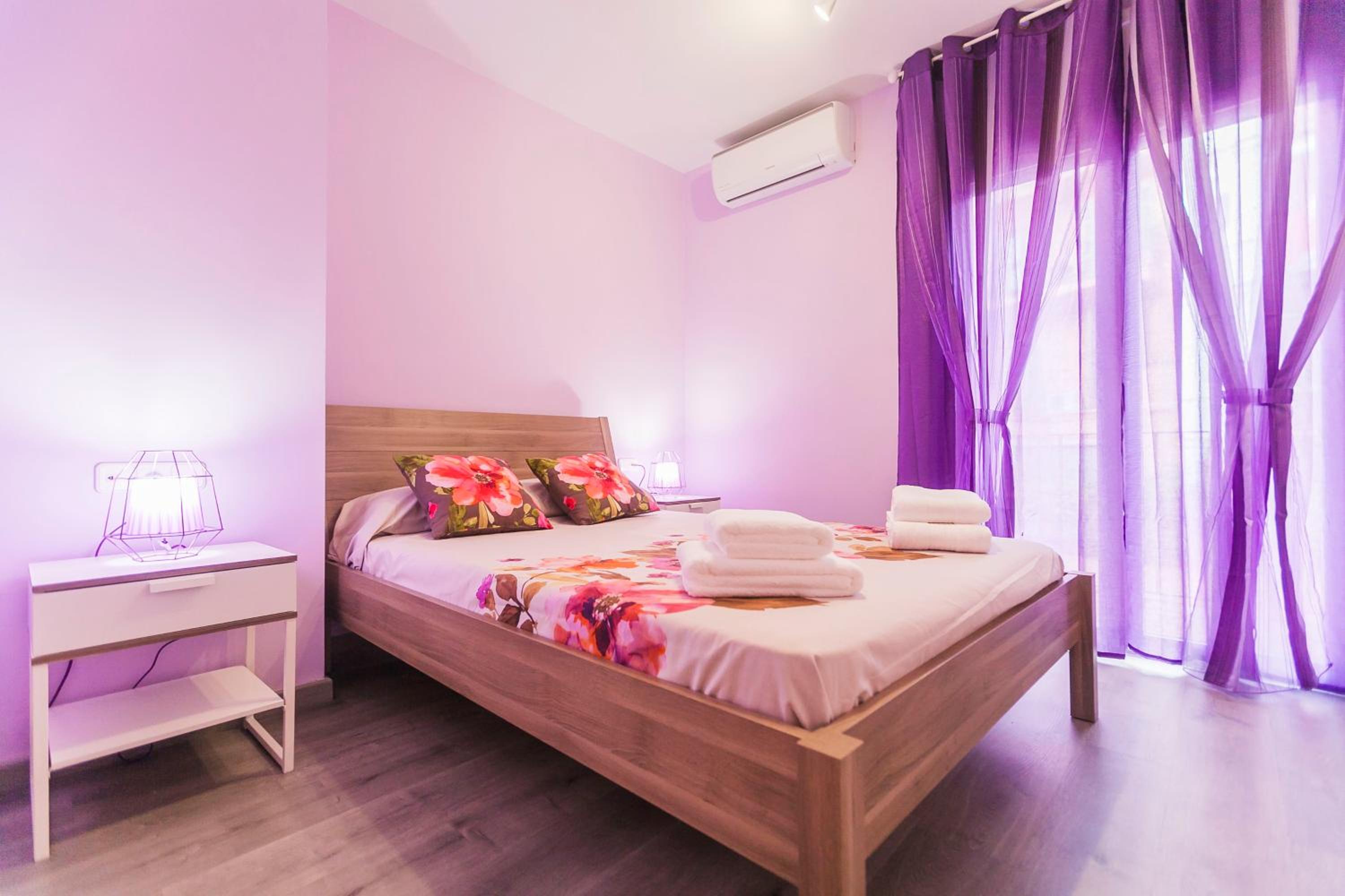 Apartamento de Dos Habitaciones - Primer Piso