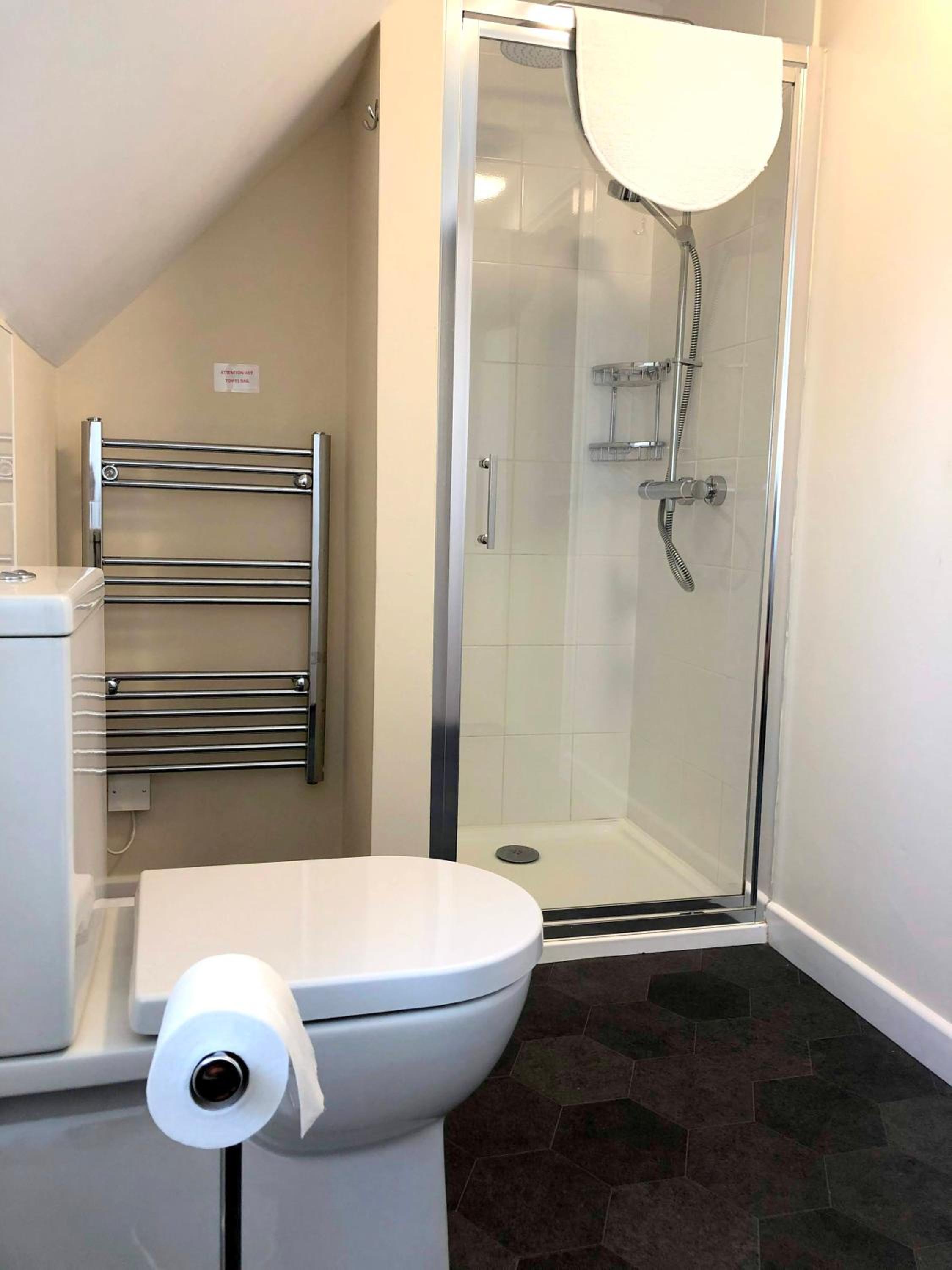 Two-Bedroom Superior Apartment - Photo 16