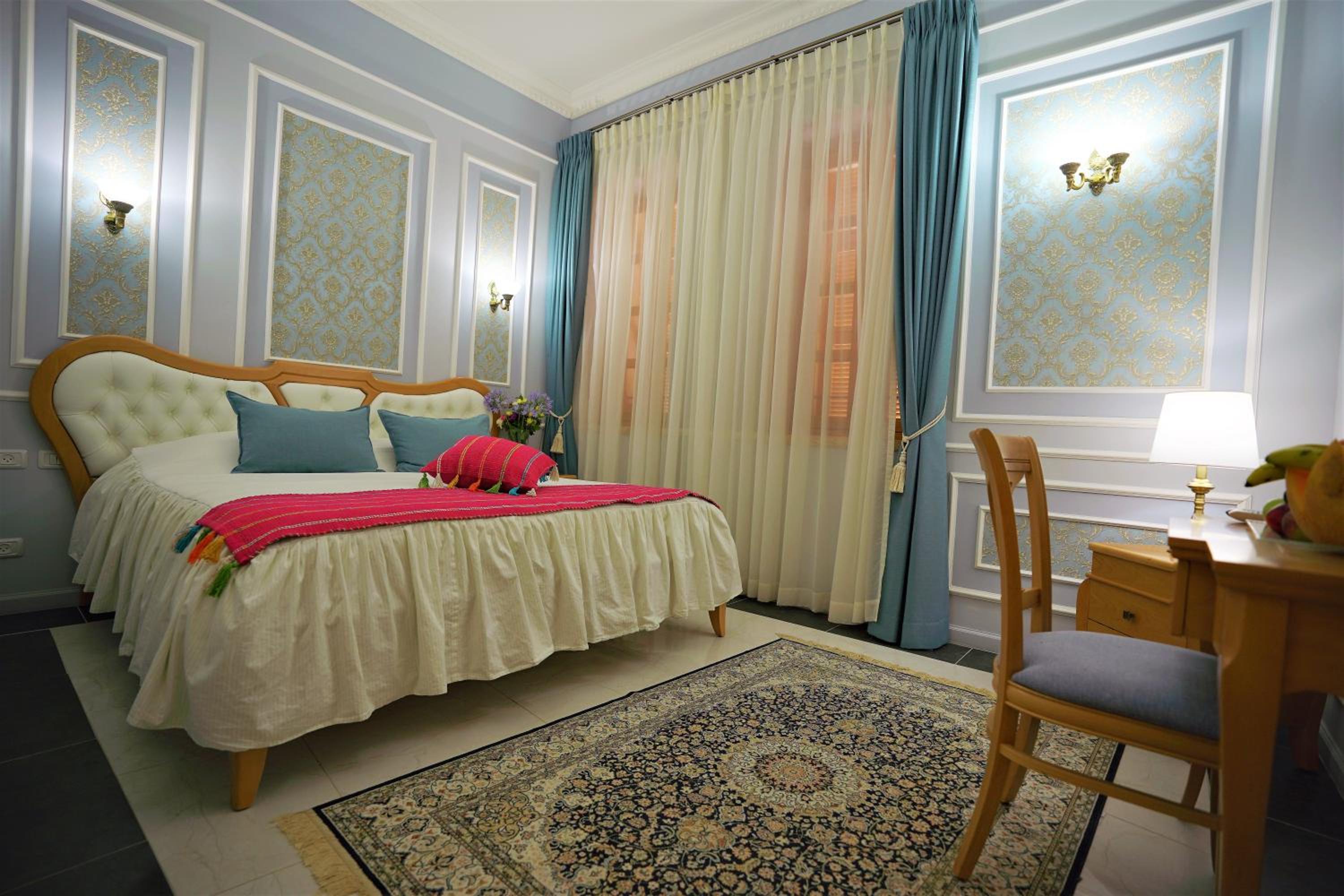 Deluxe Suite