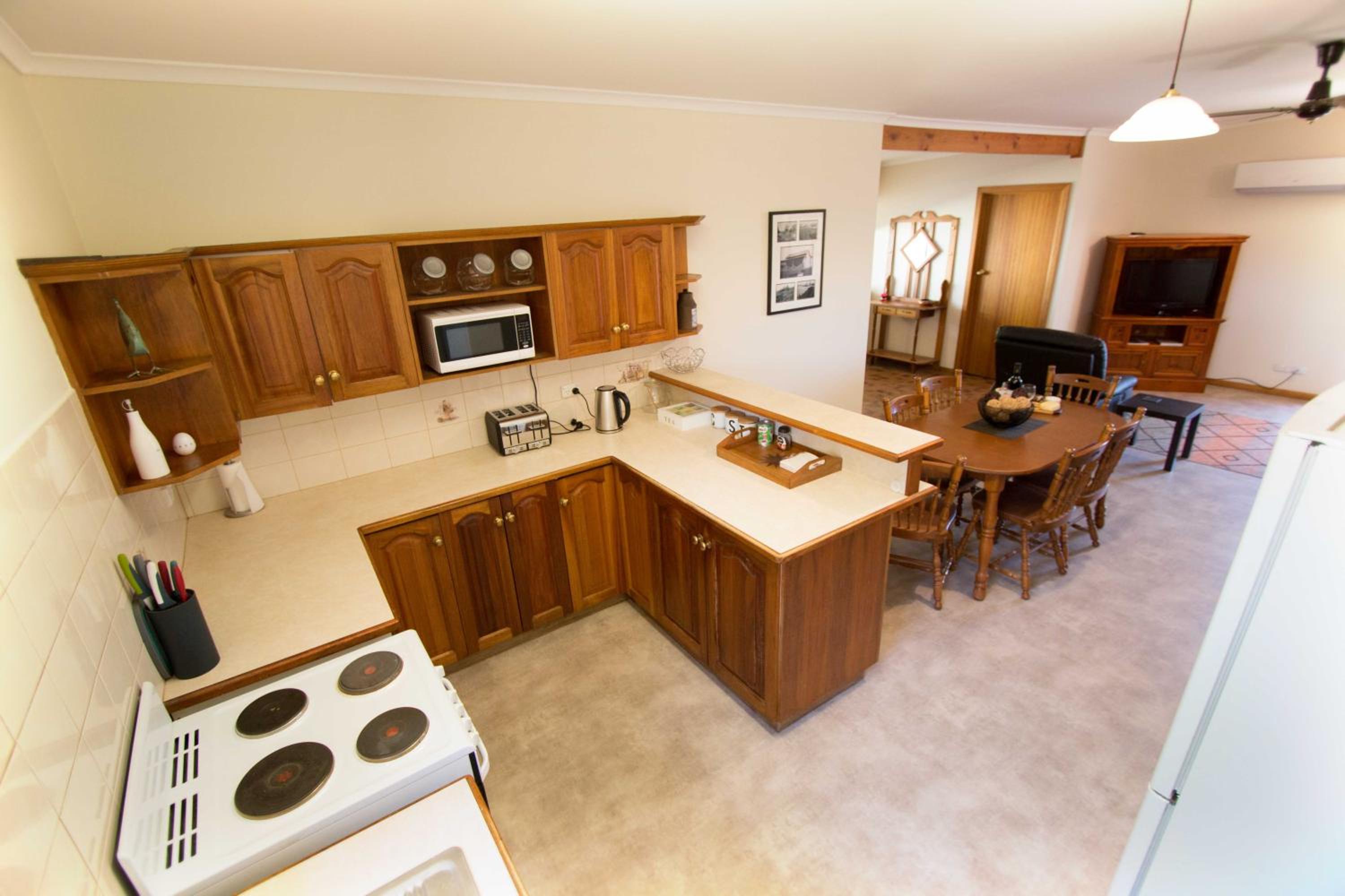 Three-Bedroom Apartment photo 2