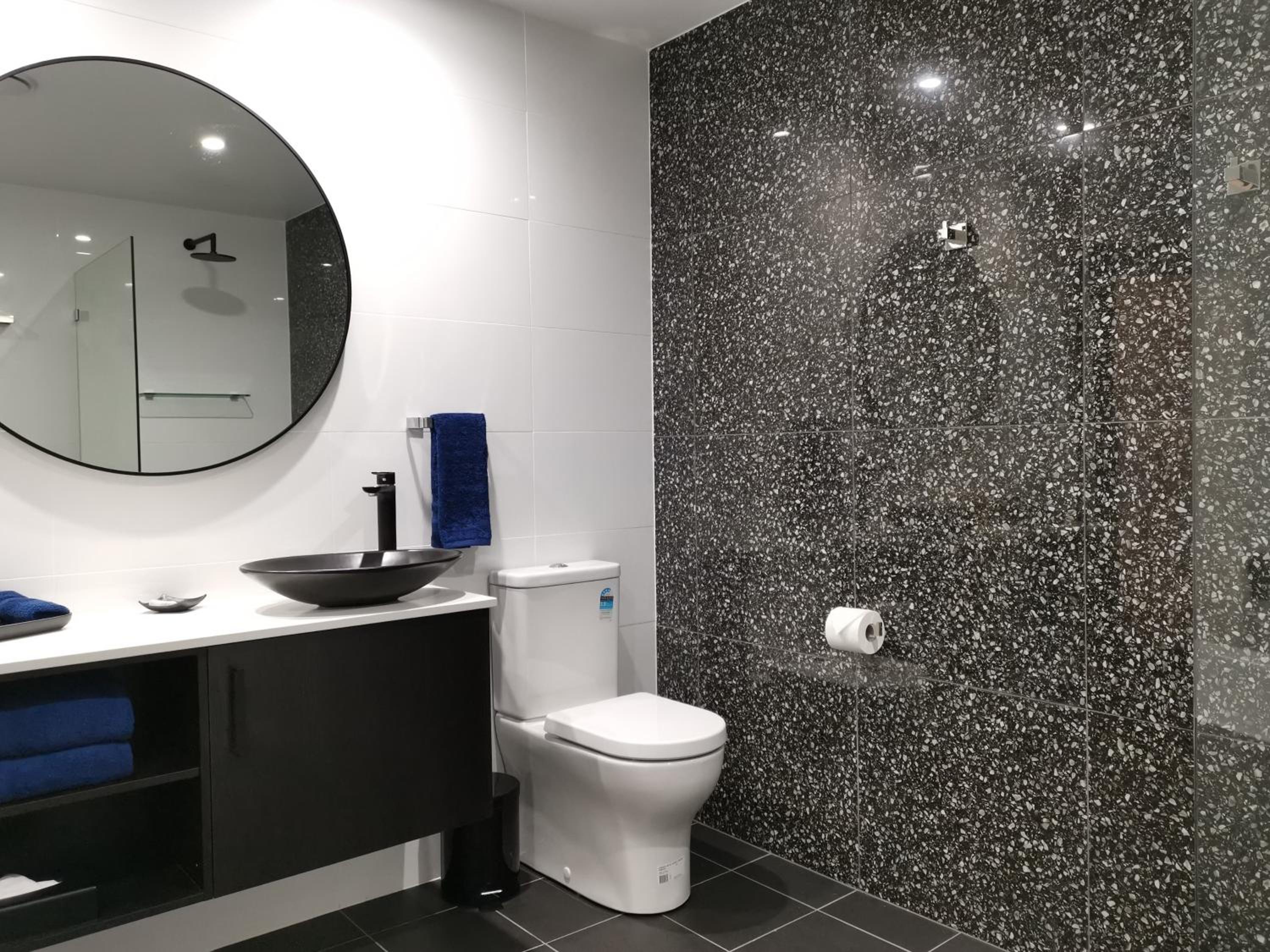 Superior King Room - Photo 7