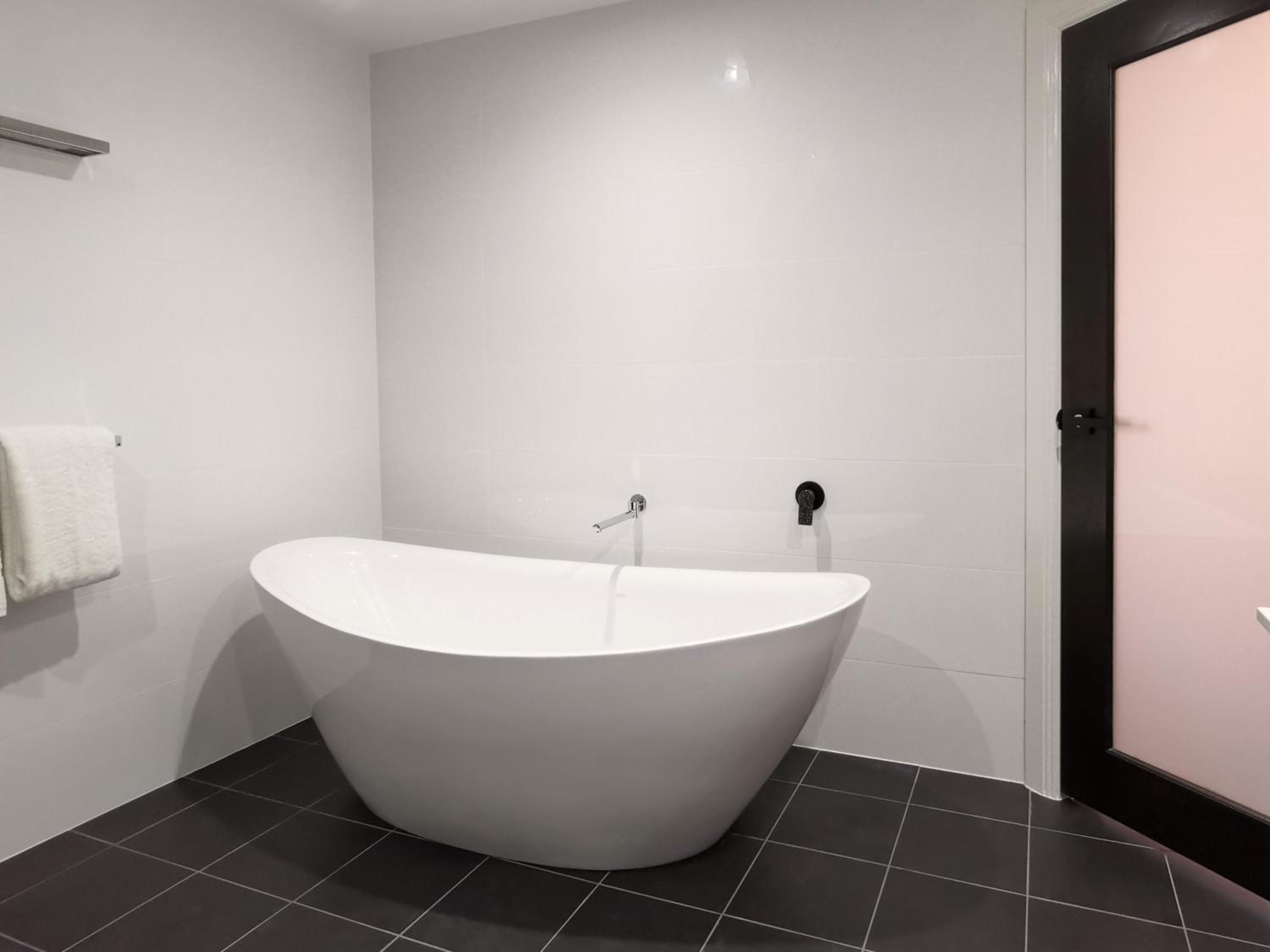 Superior King Room - Photo 6