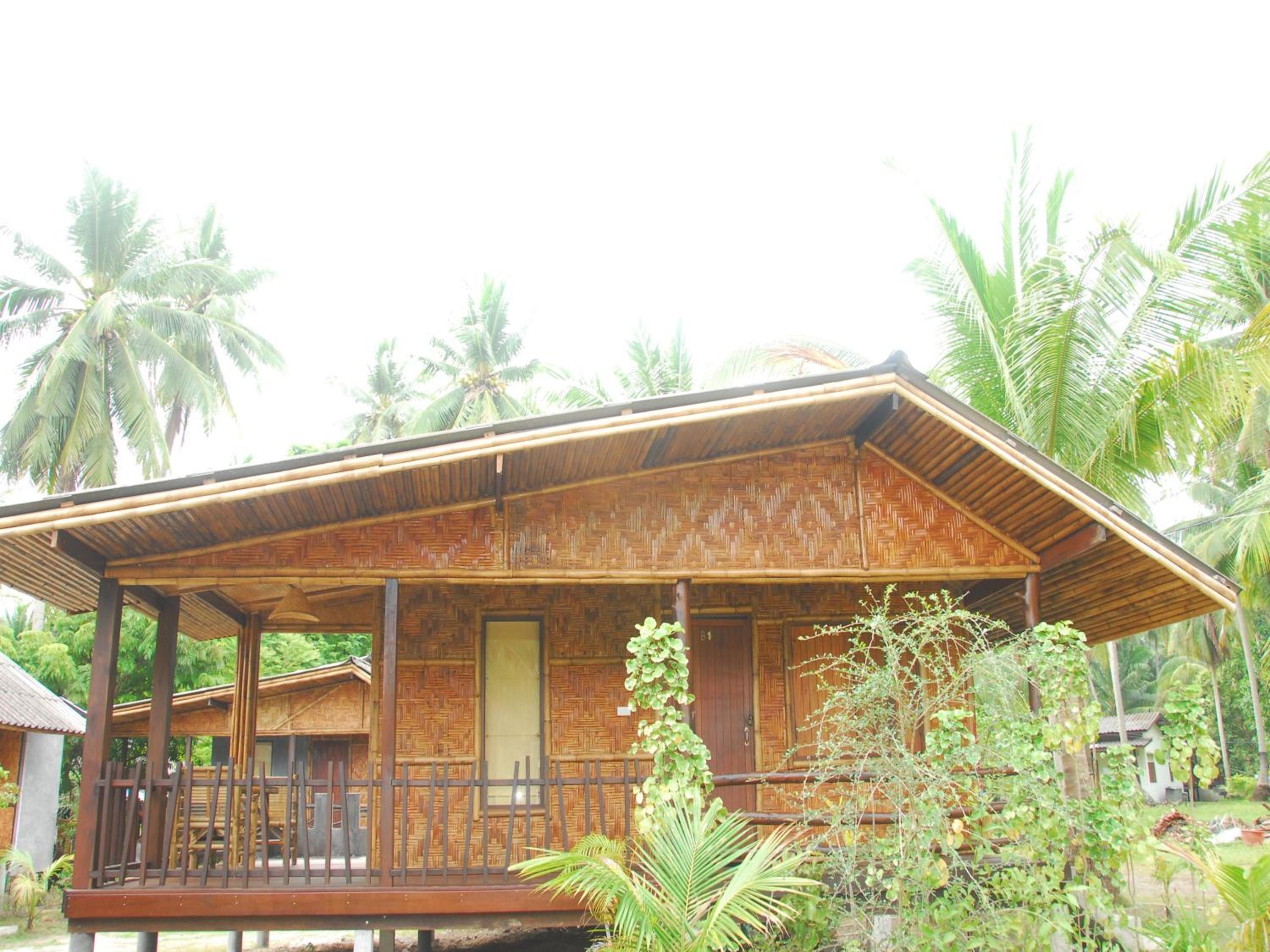 Bungalow with Garden View - Photo 3