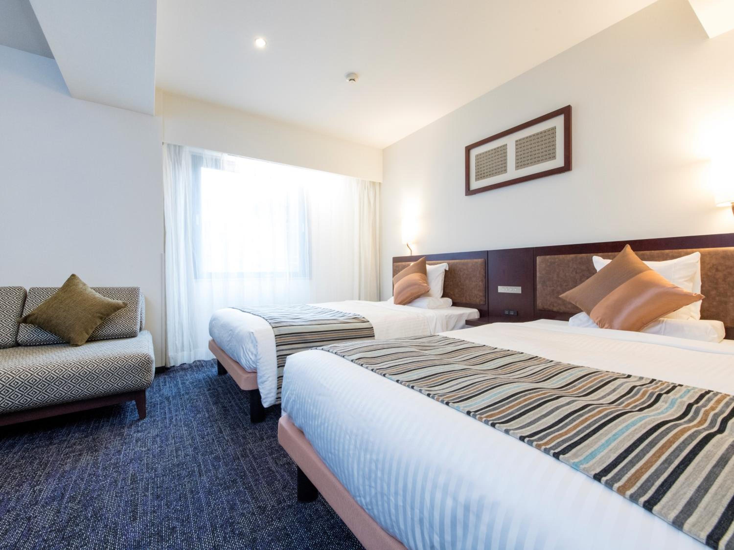 Deluxe Twin Room - Non-Smoking - Photo 5