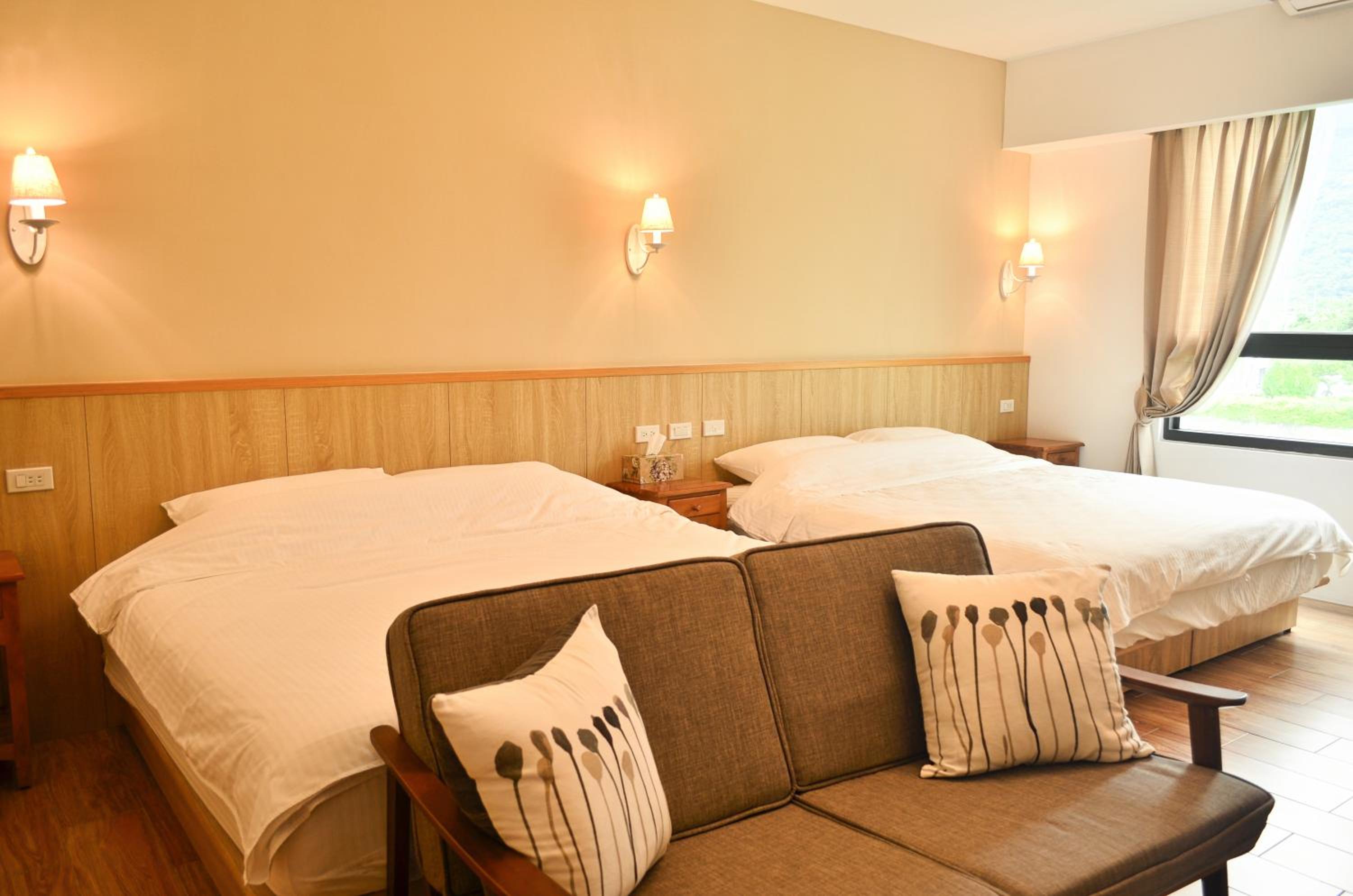 Deluxe Quadruple Room