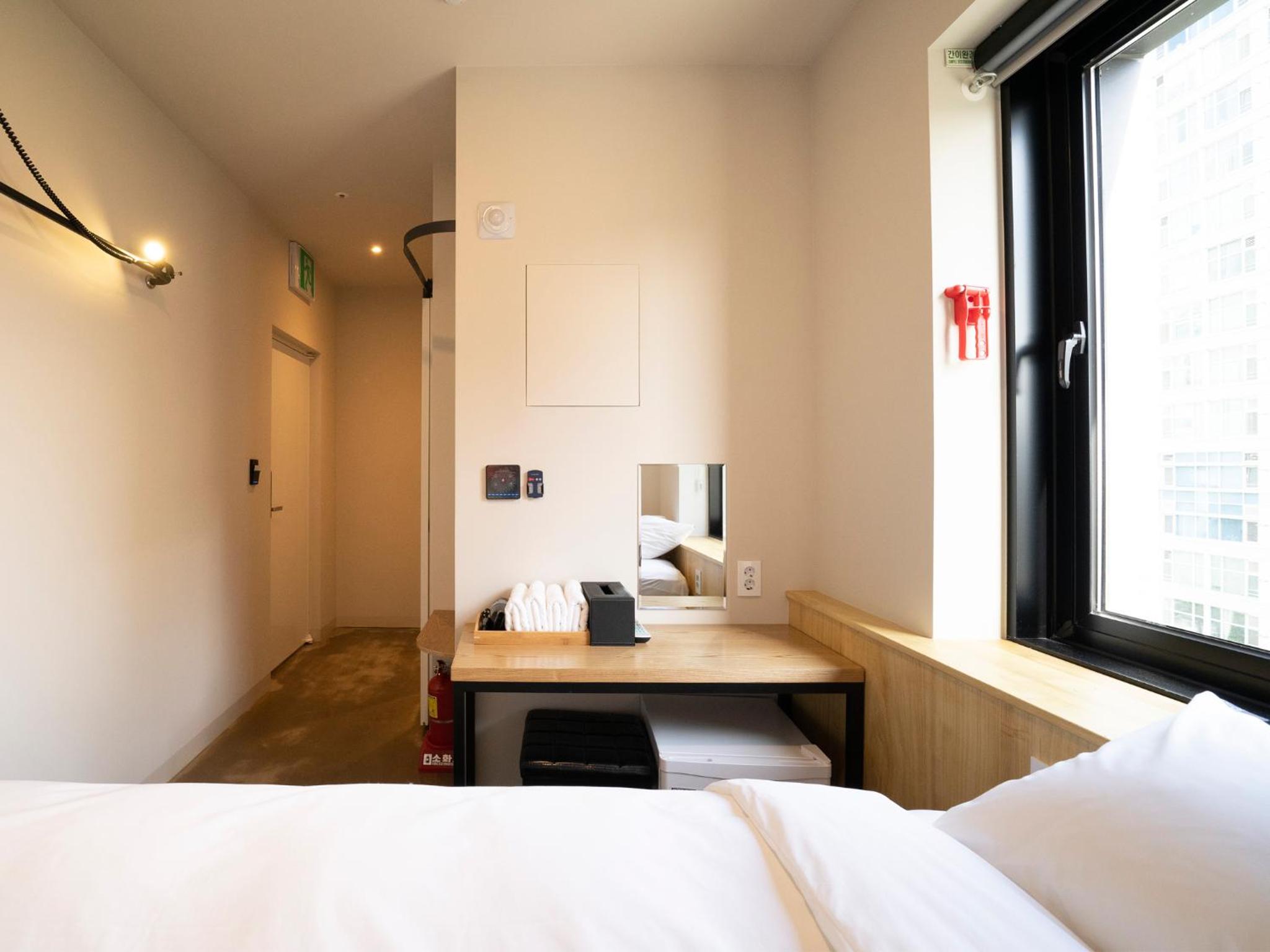 Single Room - Photo 1