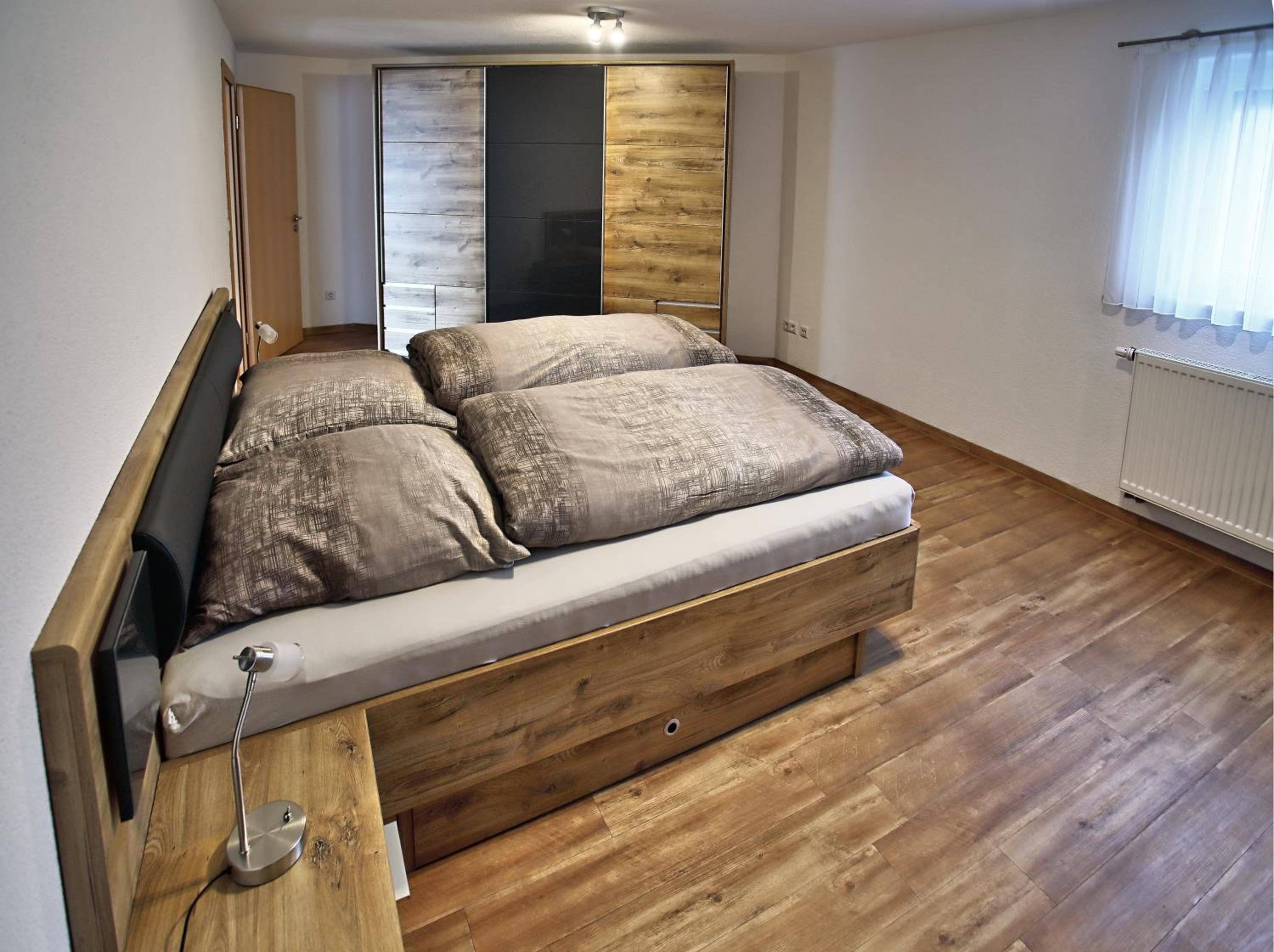 One-Bedroom Apartment photo 1