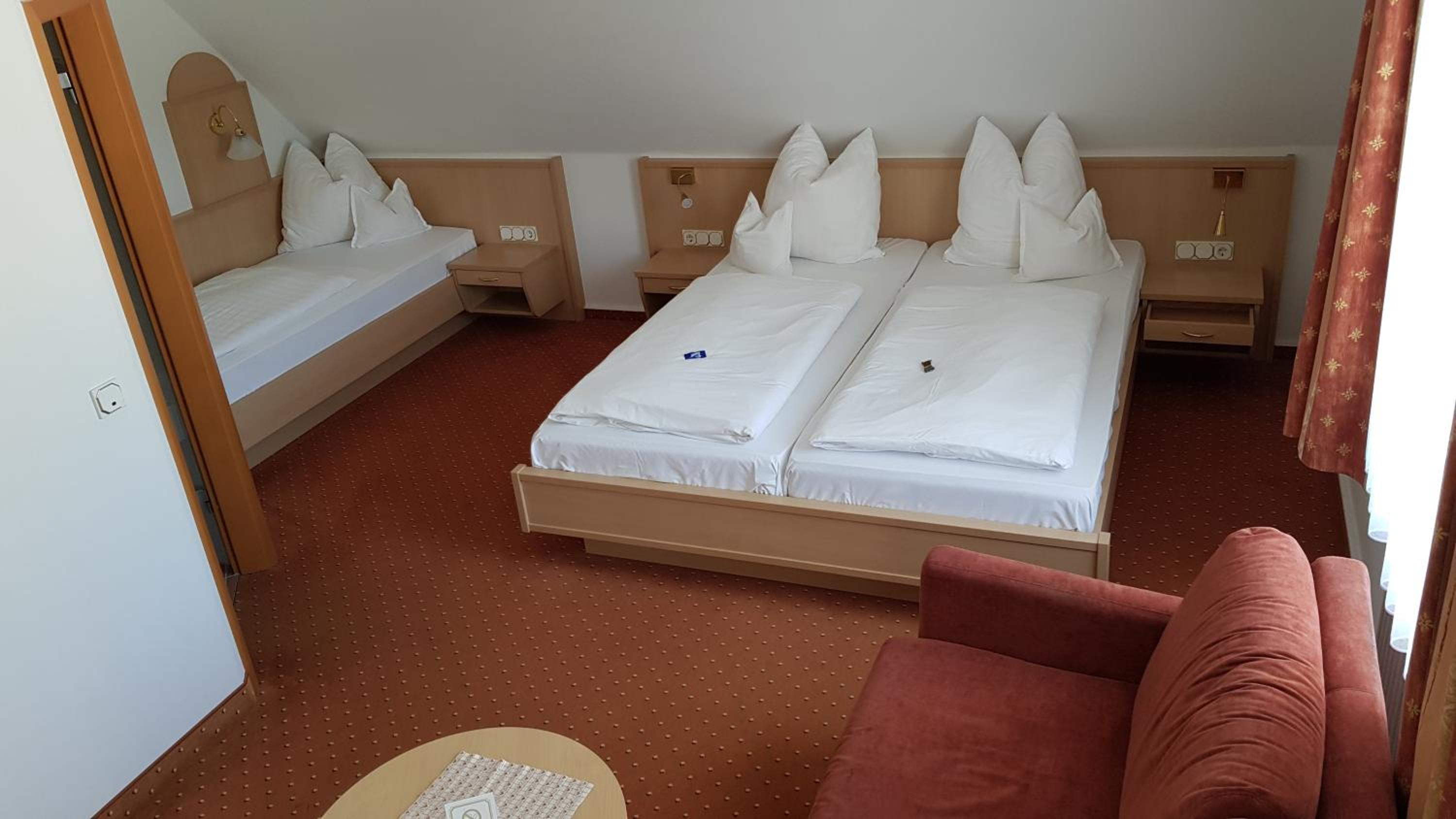 Standard Triple Room photo 2