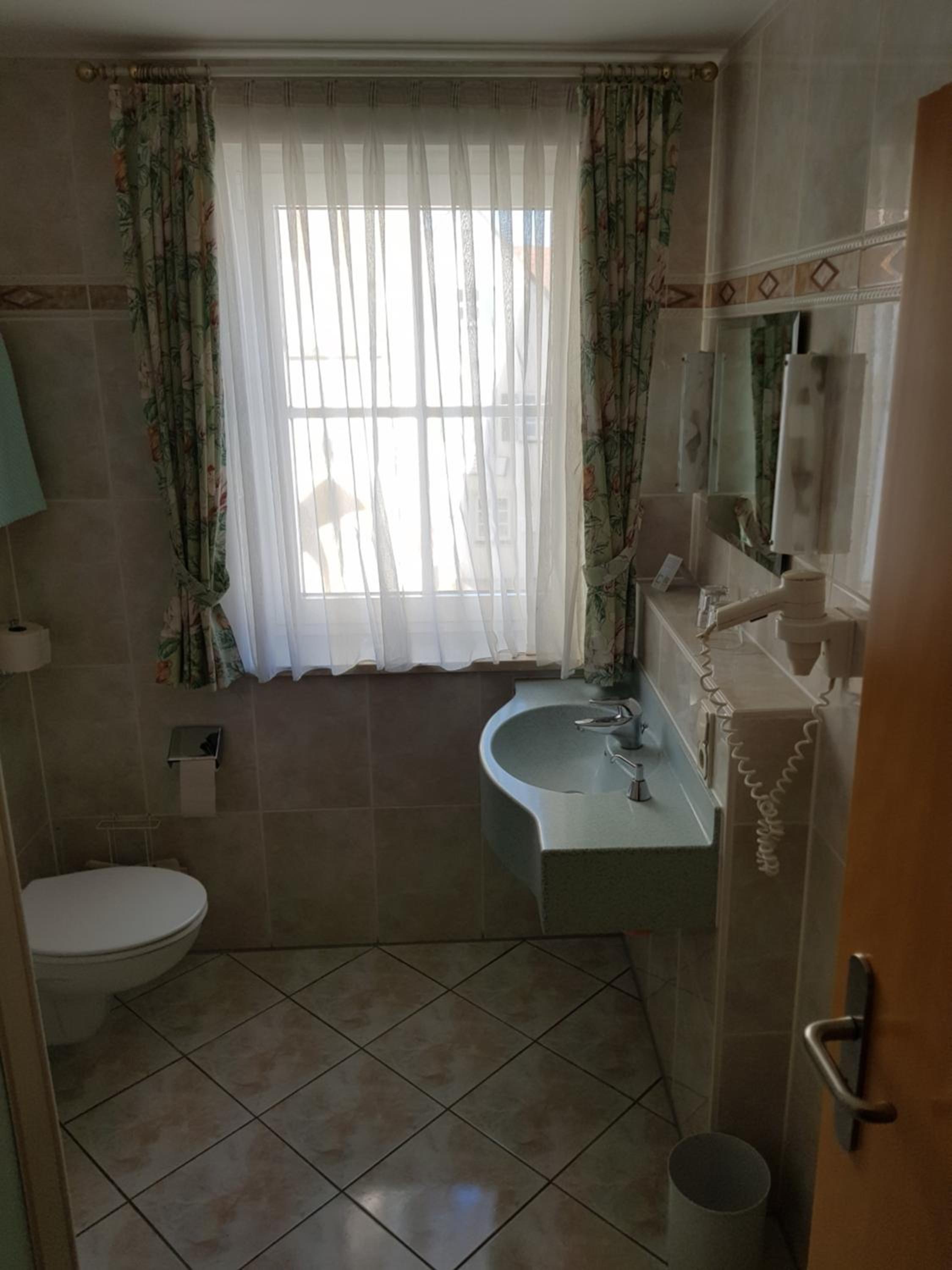 Standard Double Room - Photo 4