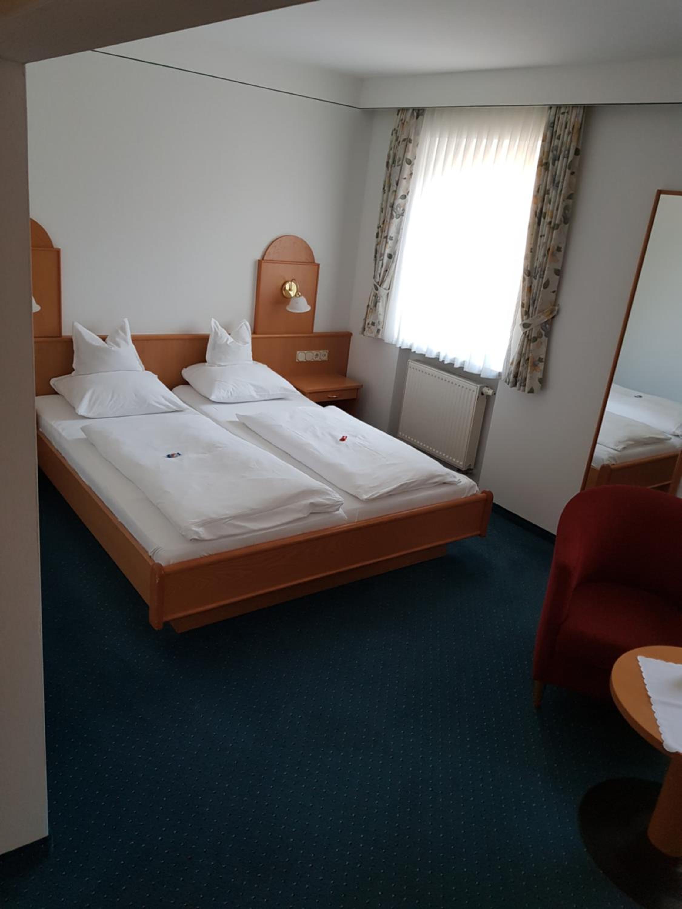 Standard Double Room - Photo 2