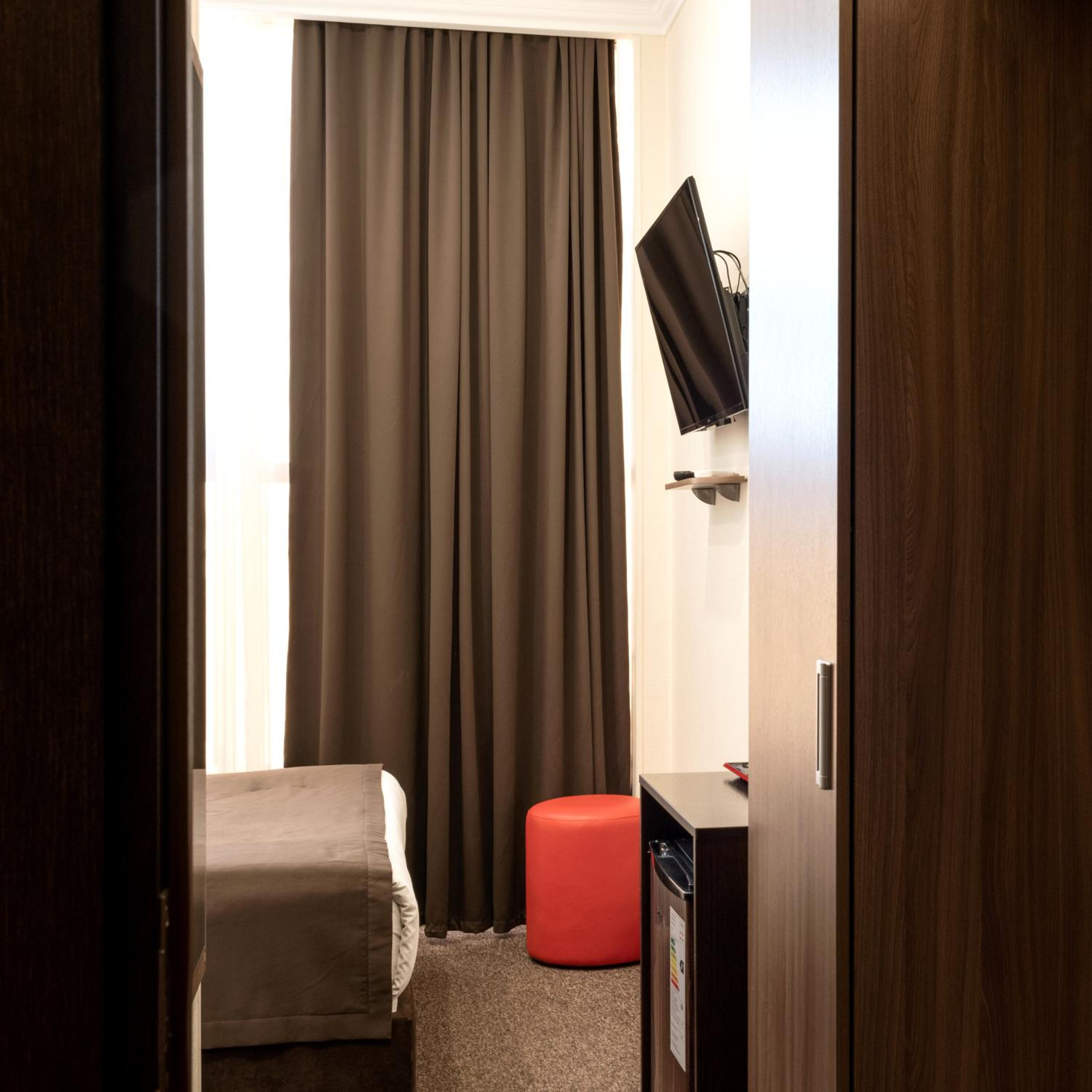 Economy Double or Twin Room photo 3