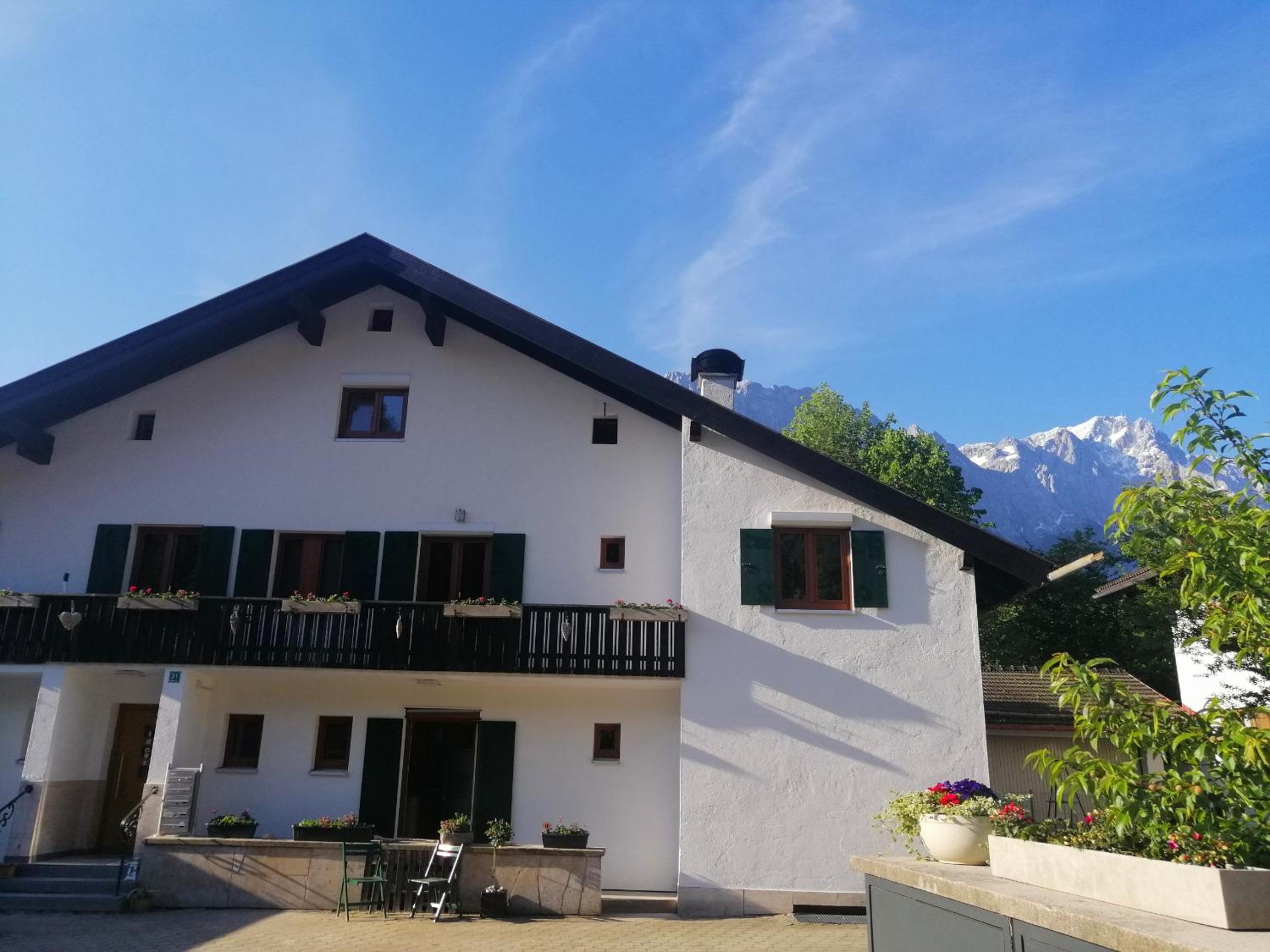 Apartment with Mountain View photo 3