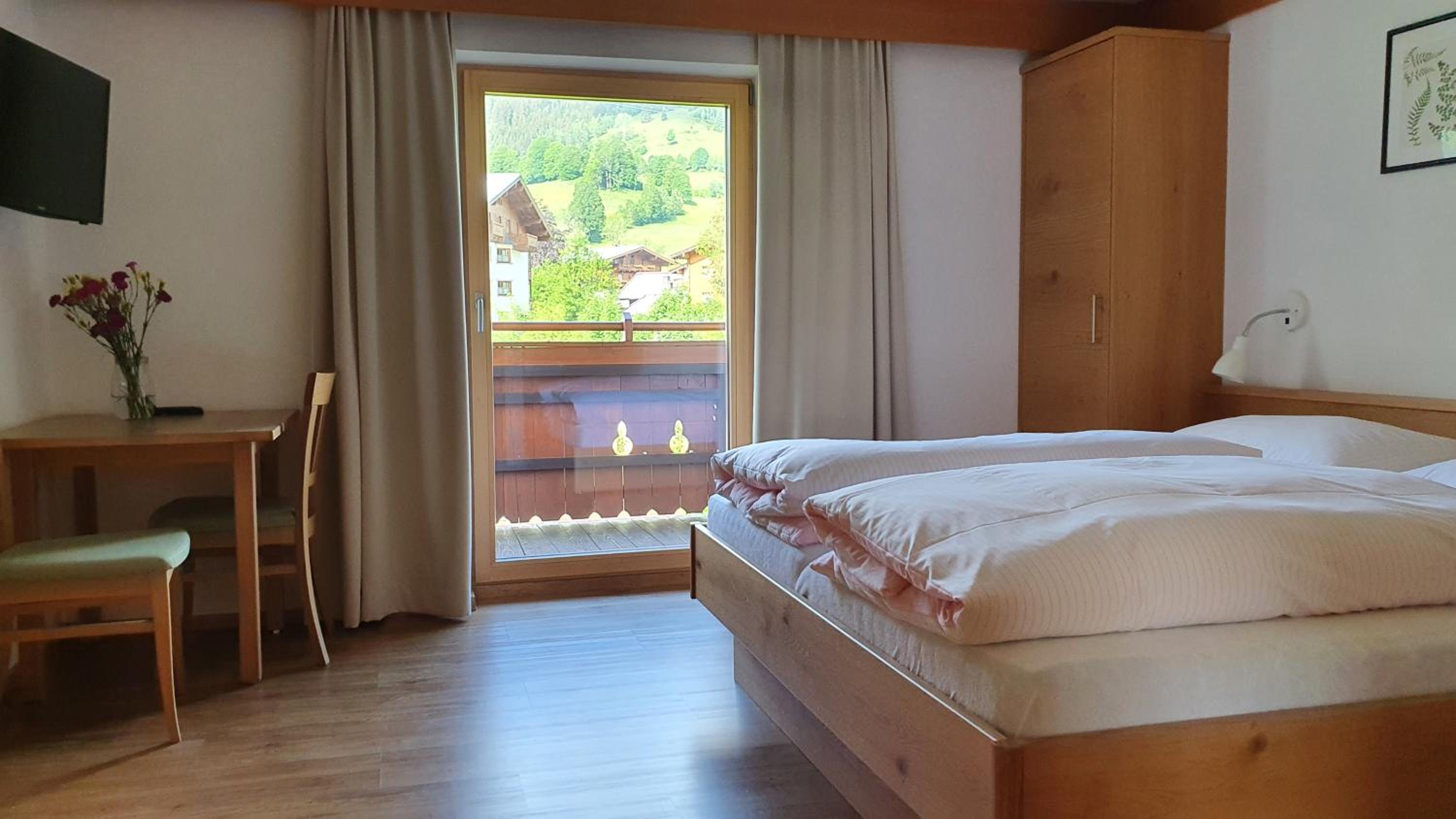 Double Room with Balcony photo 3