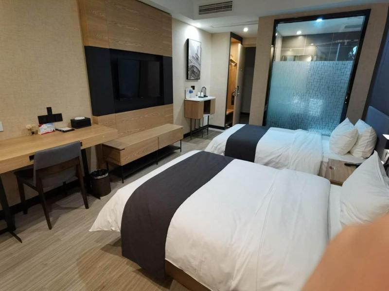 Standard Twin Room - Photo 1
