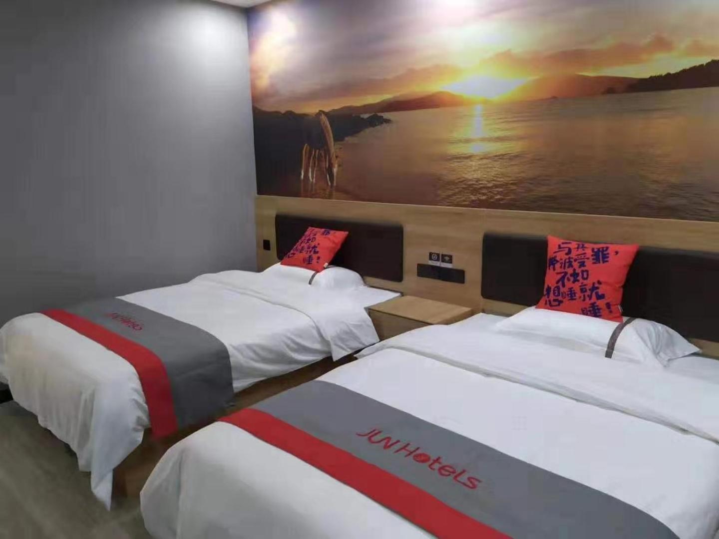 Business Twin Room photo 2