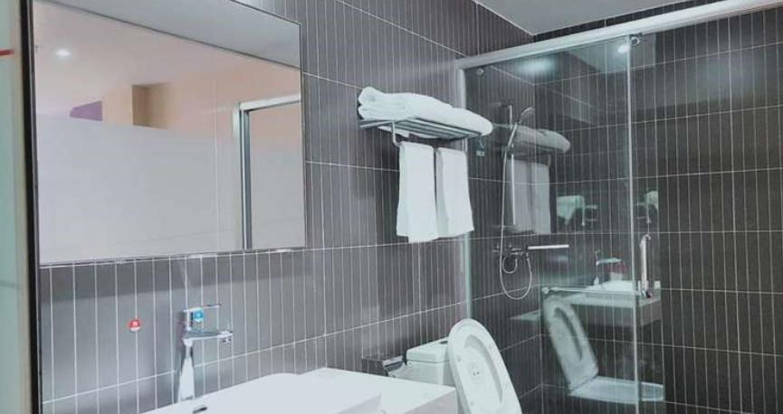 Standard Twin Room - Photo 9