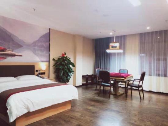Standard Twin Room - Photo 17