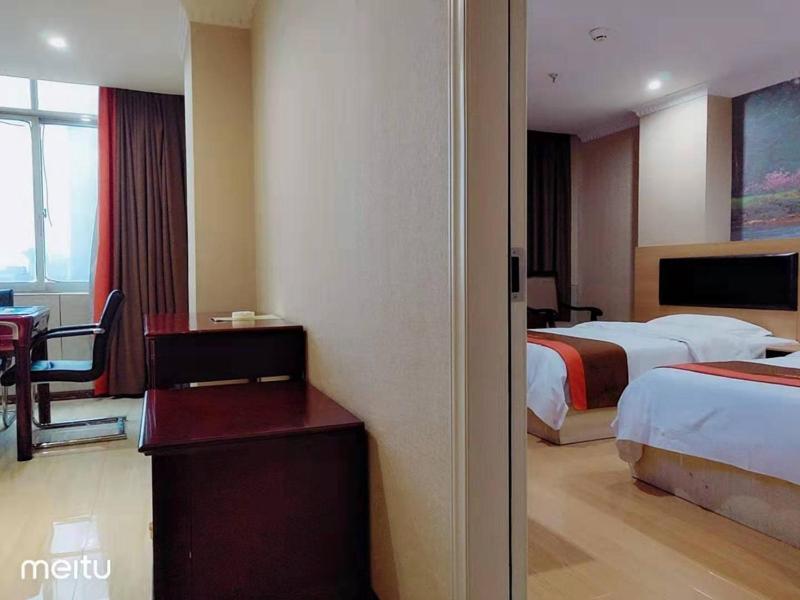 Deluxe Twin Room photo 2