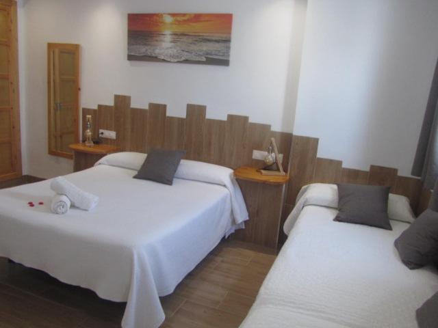 Habitación Triple con Baño Privado