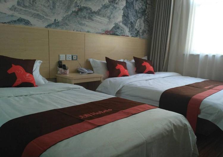 Standard Twin Room photo 2