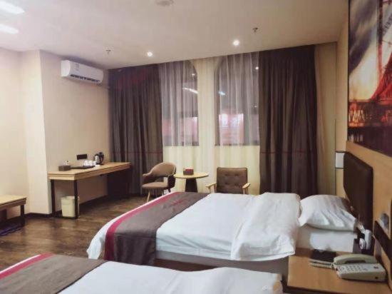 Standard Twin Room - Photo 2