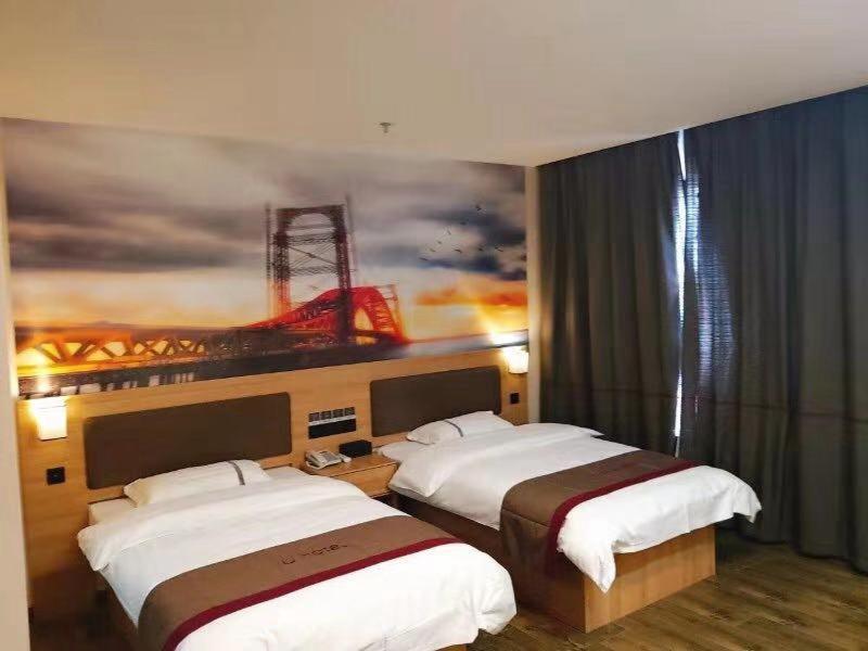 Deluxe Twin Room photo 2