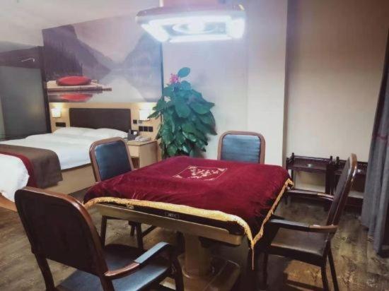 Standard Twin Room - Photo 13