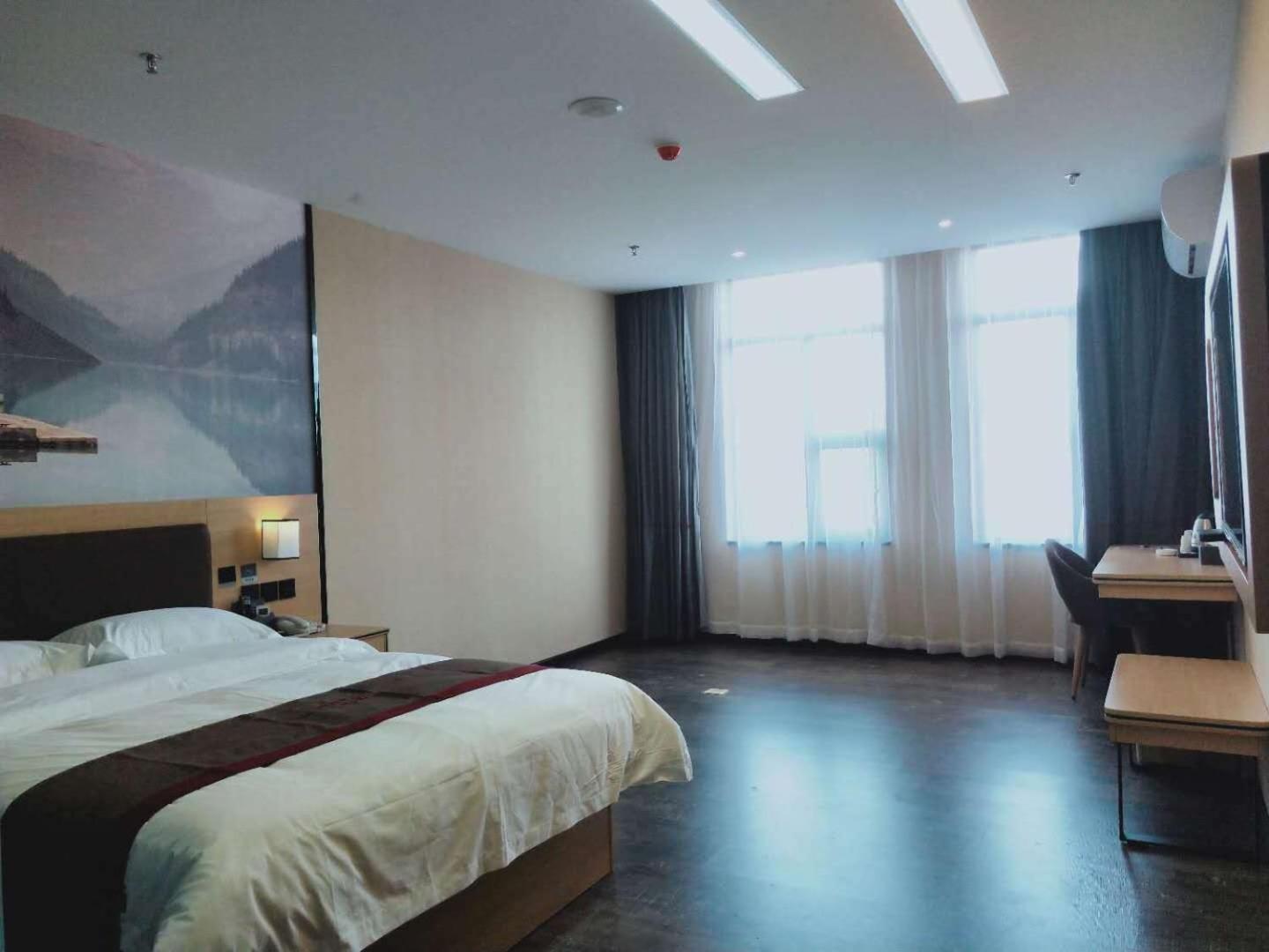 Standard Twin Room - Photo 15