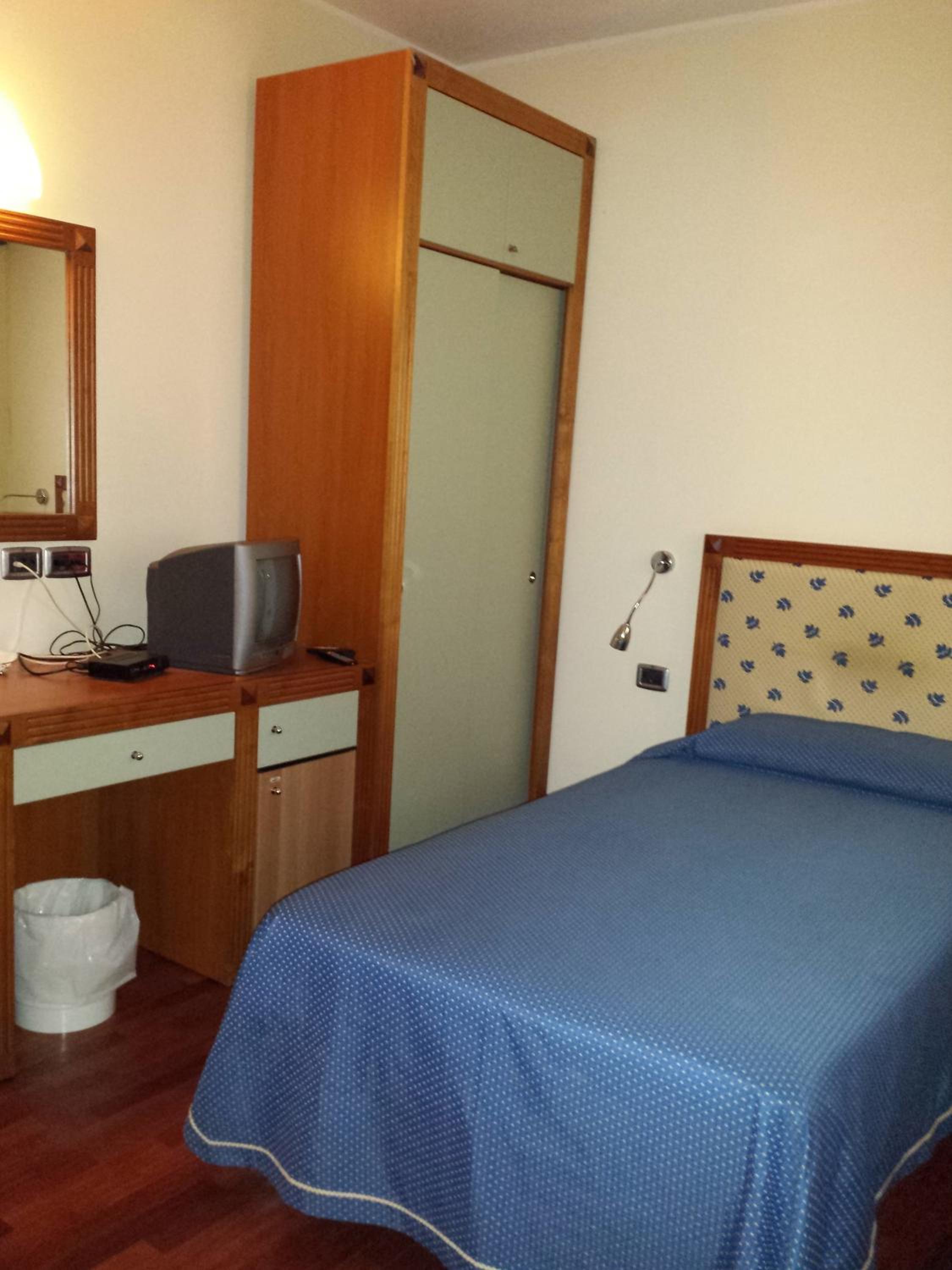 Single Room photo 3